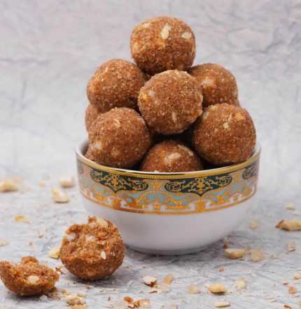 Goond Laddoo (Hira's Sweets, Shahdara)