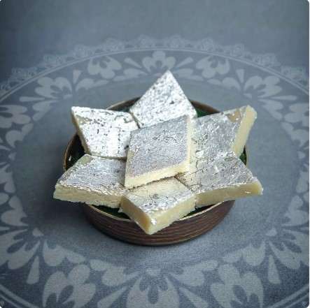 Kaju Barfi (Hira's Sweets, Shahdara)