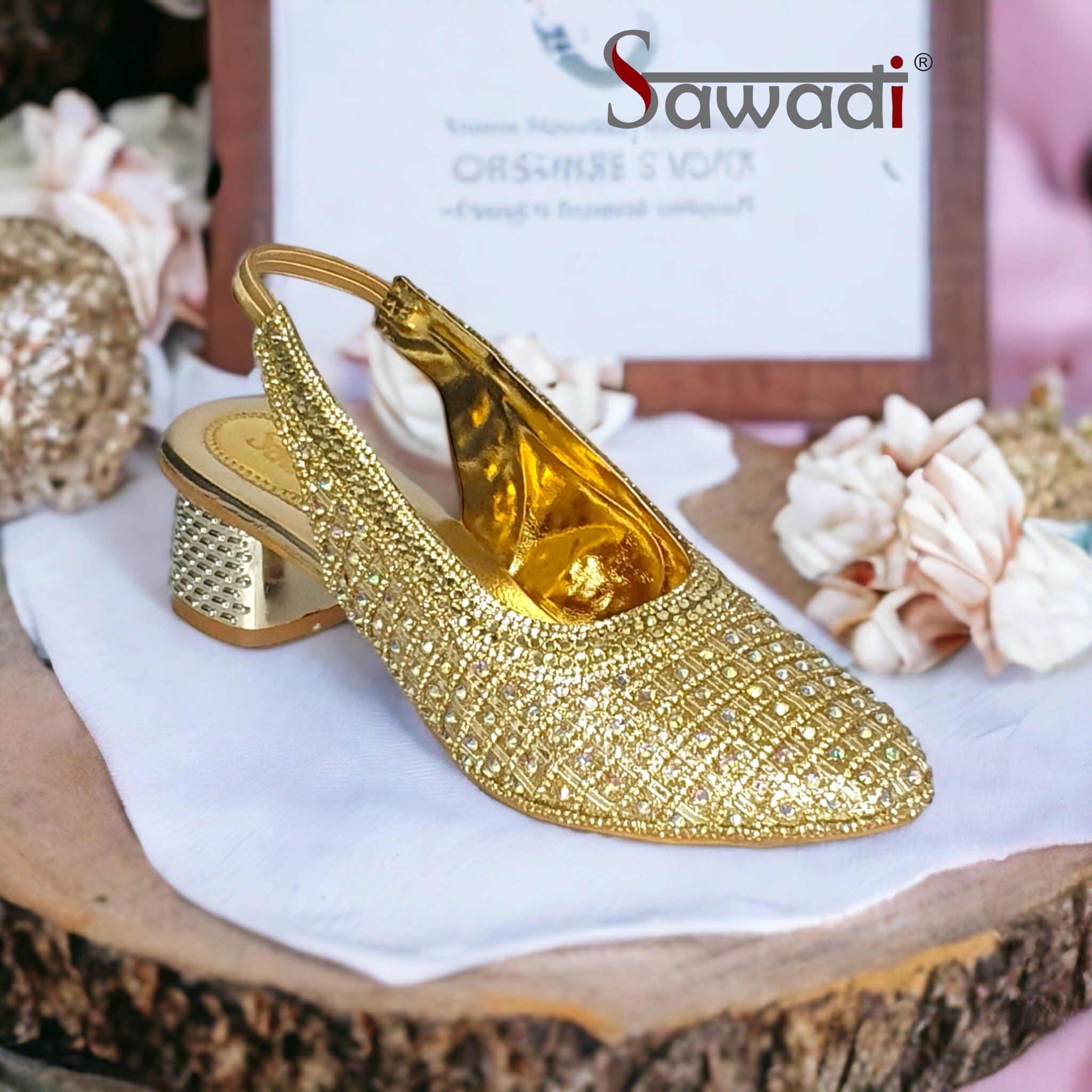 Sawadi Women Gold Heel Bunto For Weddings