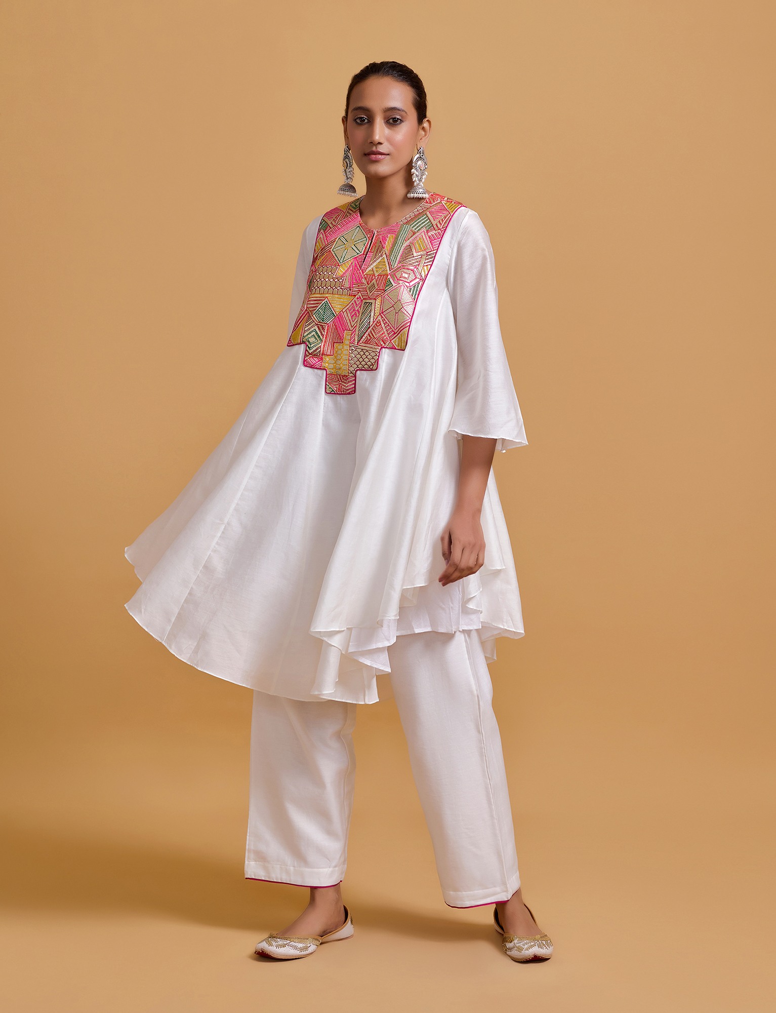 Mithai Offwhite Step Yoke Kurta Set