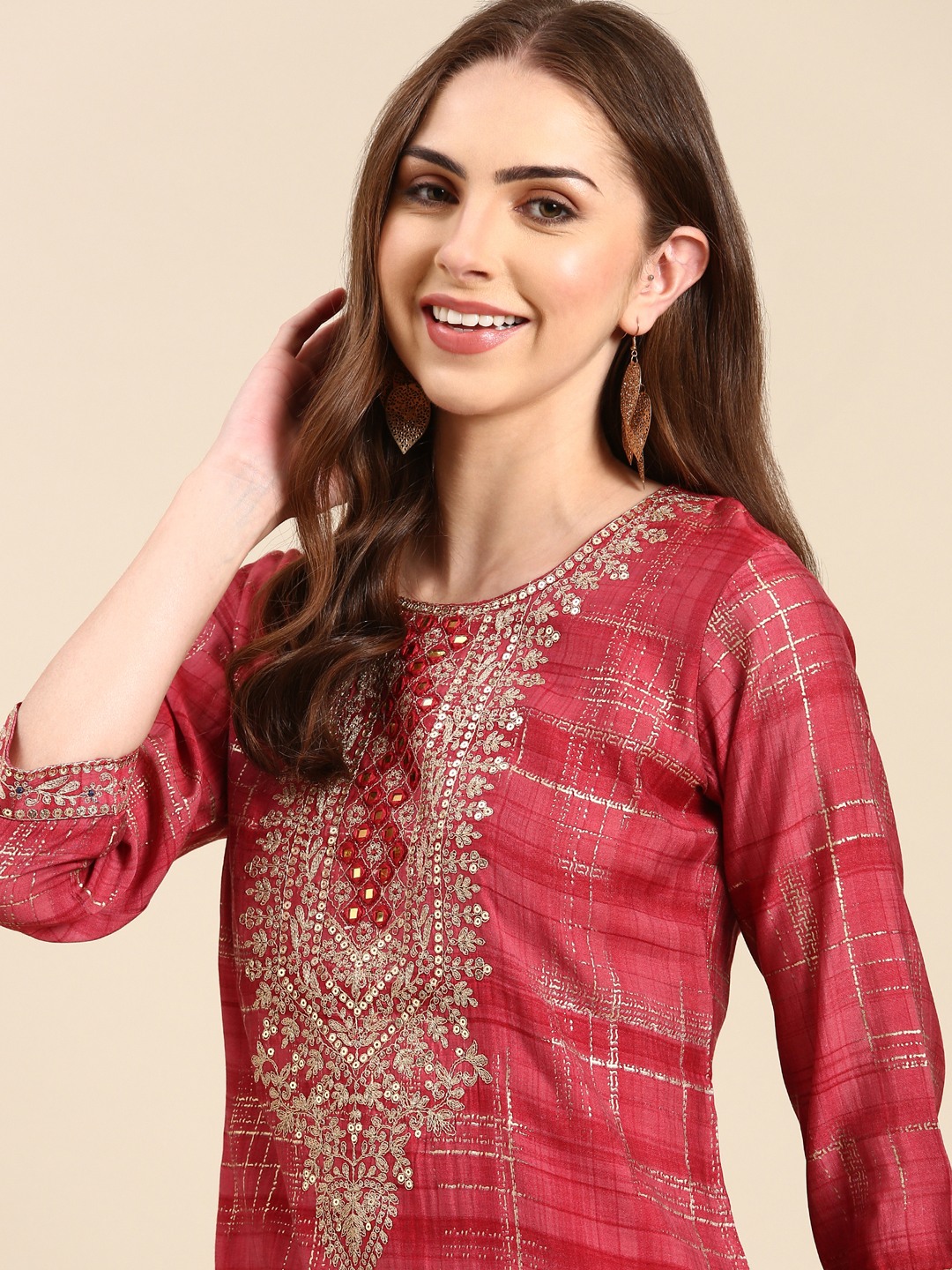 SHOWOFF Women's Round Neck Embellished Coral Straight Kurta