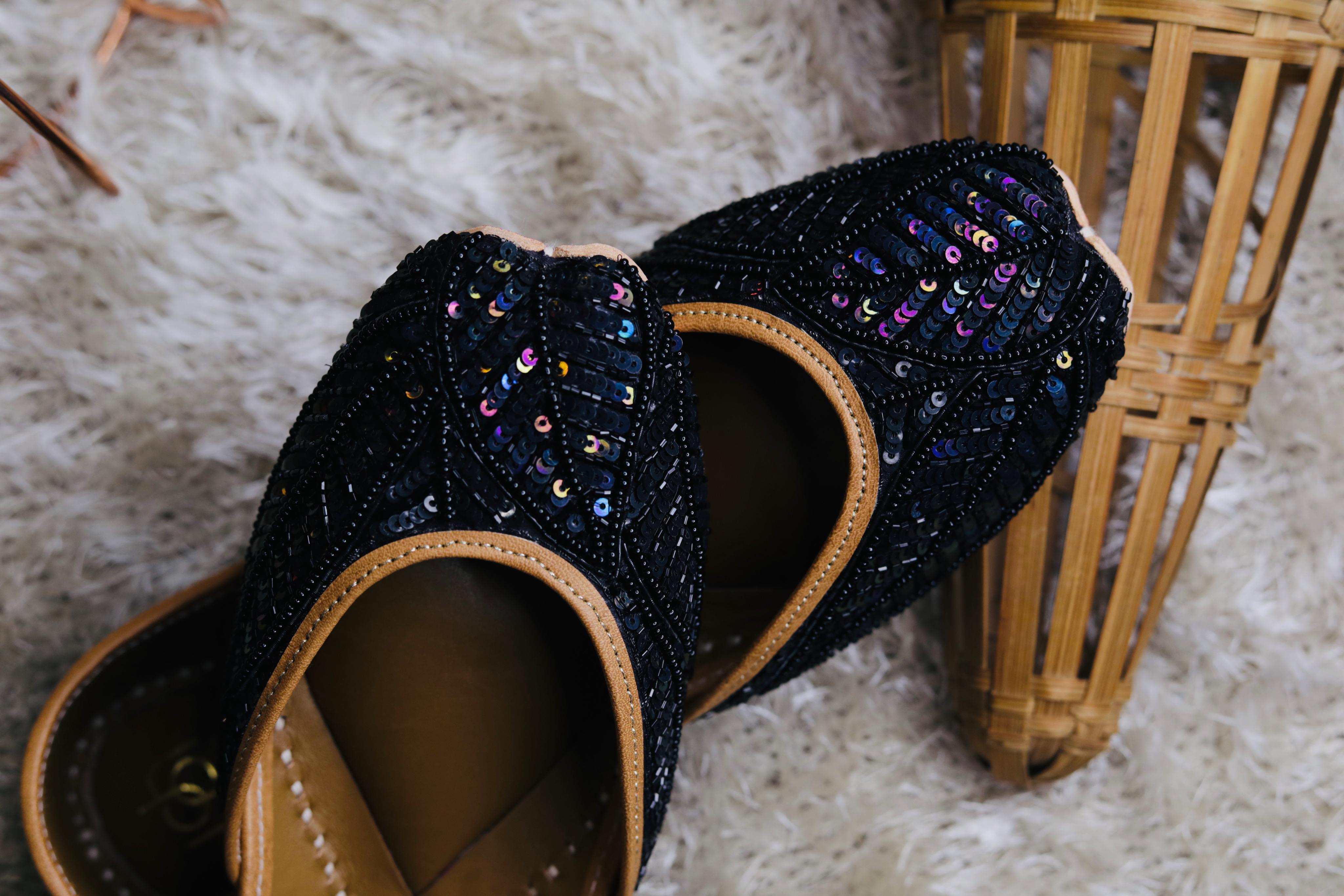 BLACK SITARA