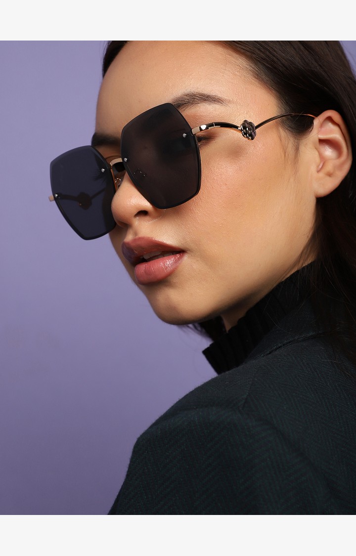 Haute Sauce By Campus Sutra Women Black Lens & Gold-Toned Oversized Sunglasses With Polarised Lens