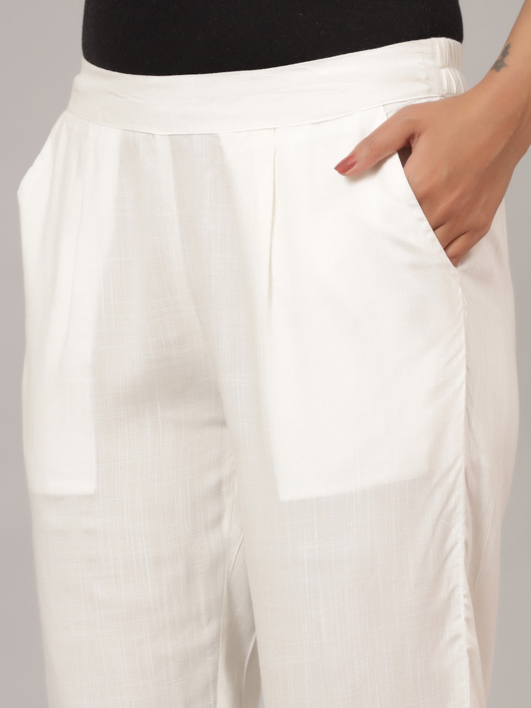 Women Cropped Regular Trousers