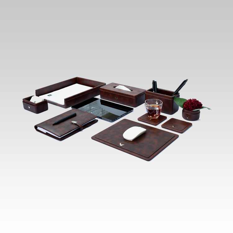 Desk Set | Light | SO8 | Classic | Brown