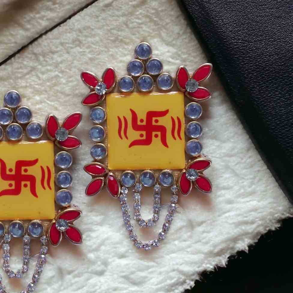 swastik soan with kundan