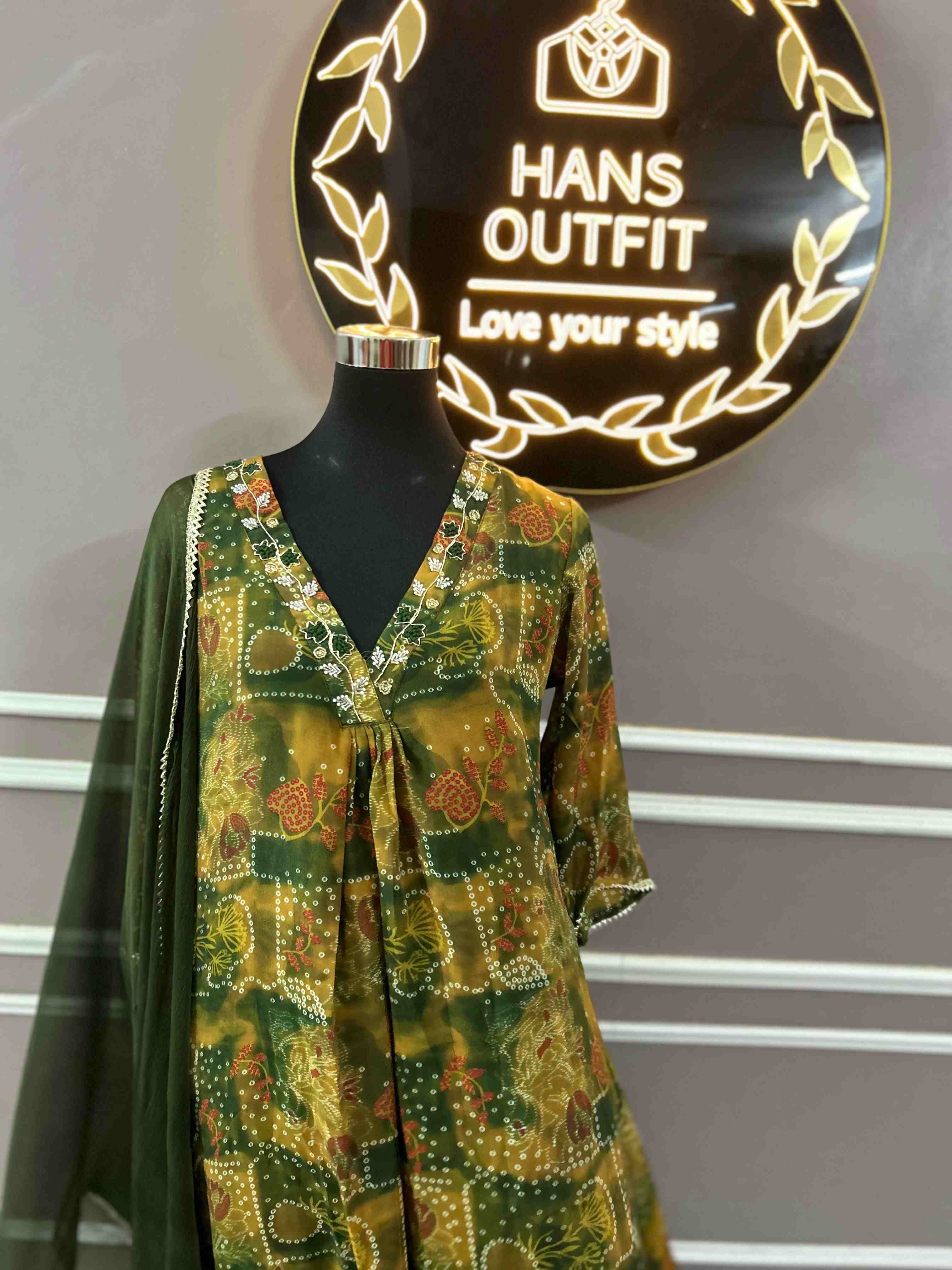 Chunari print green Anarkali kurta sets with chiffon plane dupatta