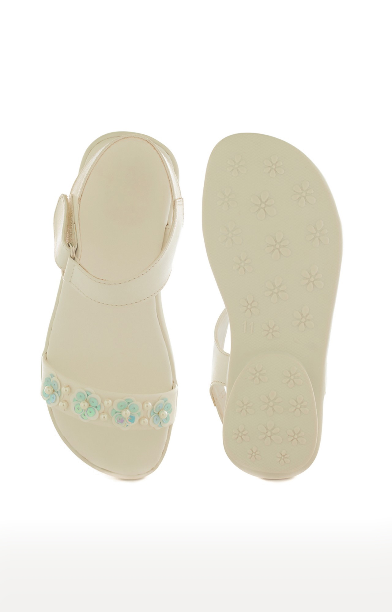 Trends & Trades | Girls White Velcro Sandals 3