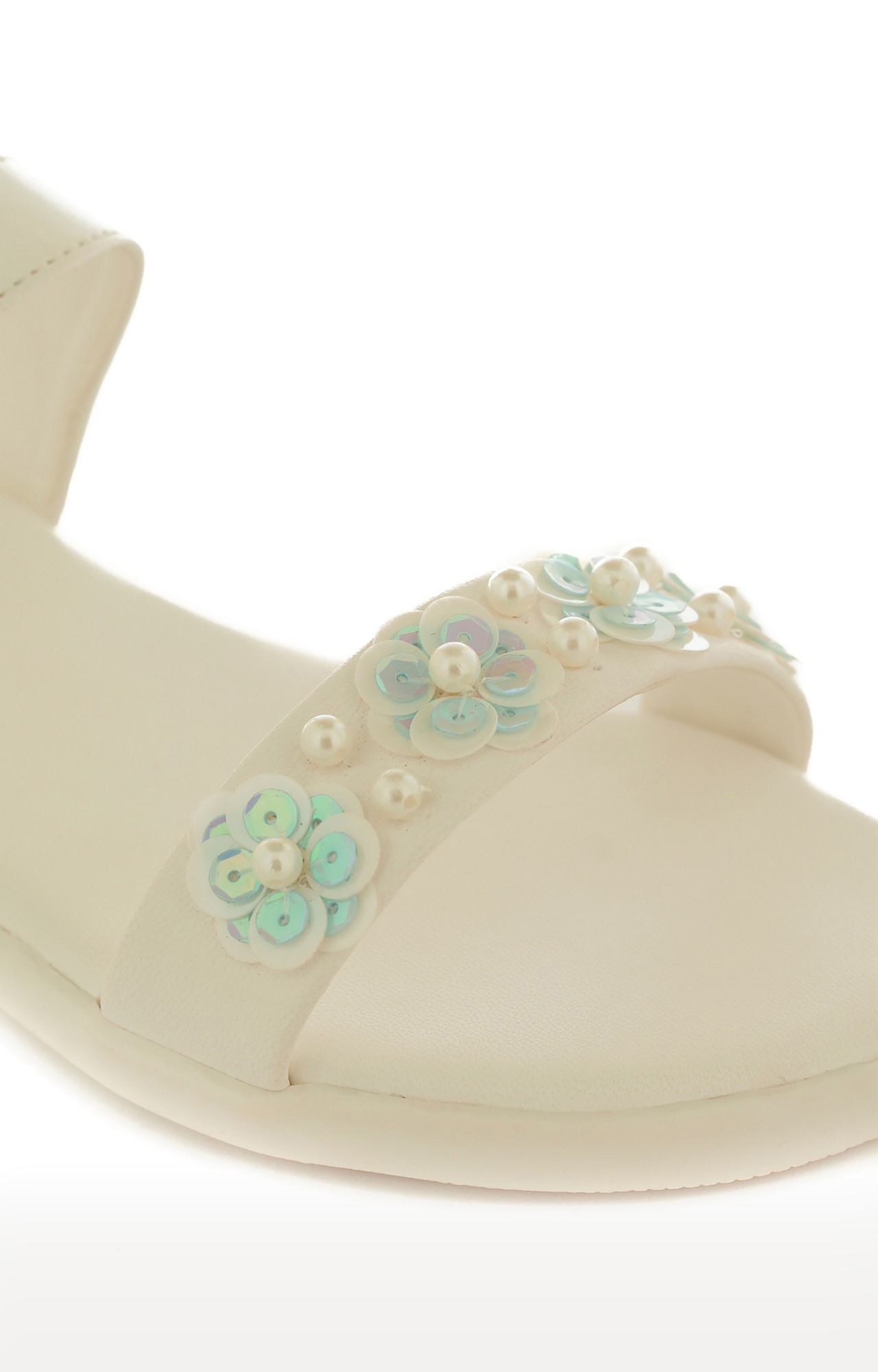 Trends & Trades | Girls White Velcro Sandals 4