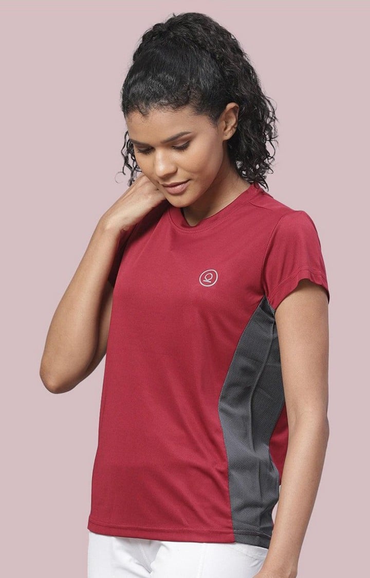 VYAYA Circuit Tee / Womens Activewear Gym Exercise Tshirt - Red