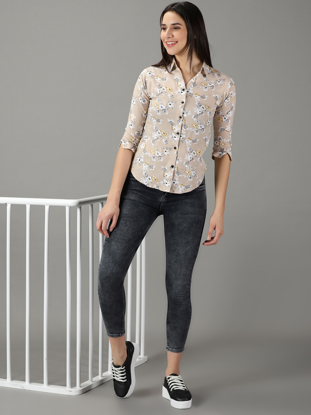 Showoff | SHOWOFF Women Grey Solid  Slim Fit Jeans 4