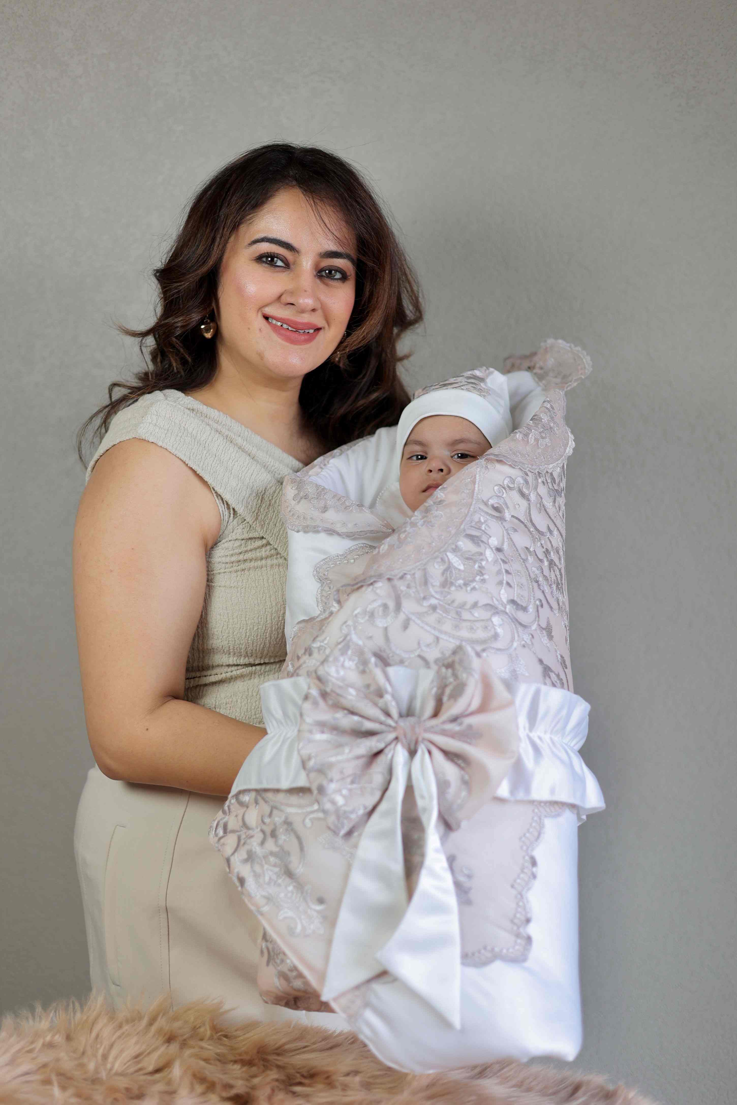 Luxe SnuggleBloom Baby Drape