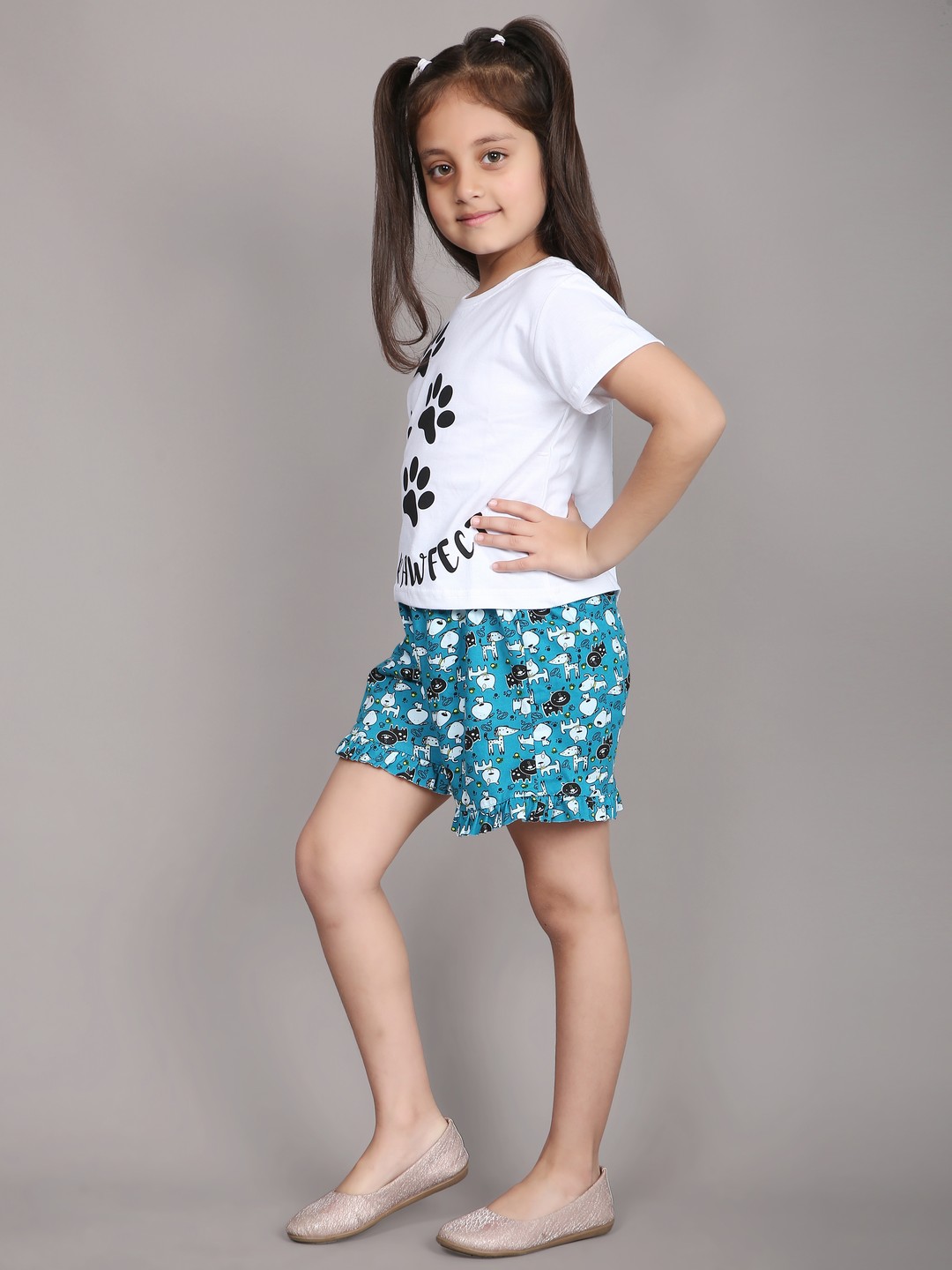 Ninos Dreams Girls Tshirt with Shorts Set Green Dog Print