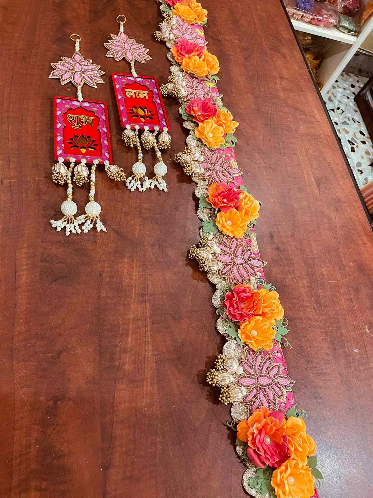 Flower embellished bandarwal