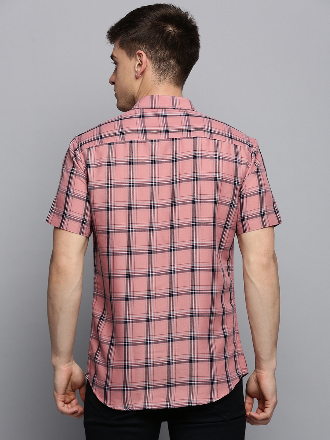 Showoff | SHOWOFF Men's Spread Collar Checked Pink Classic Shirt 3