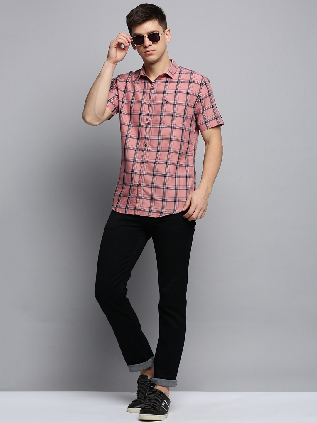 Showoff | SHOWOFF Men's Spread Collar Checked Pink Classic Shirt 4
