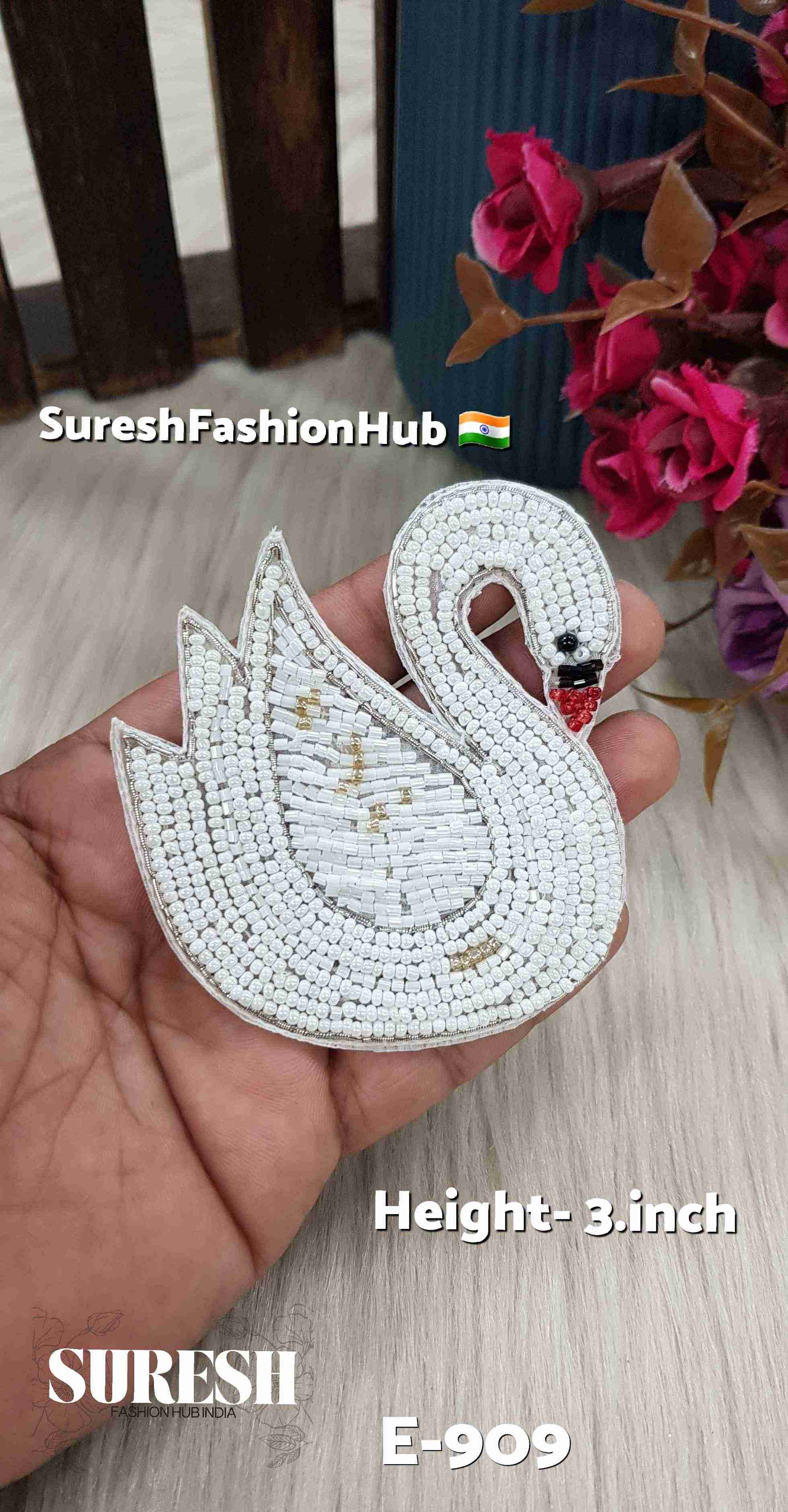 White Right Facing Swan Patch – E-909