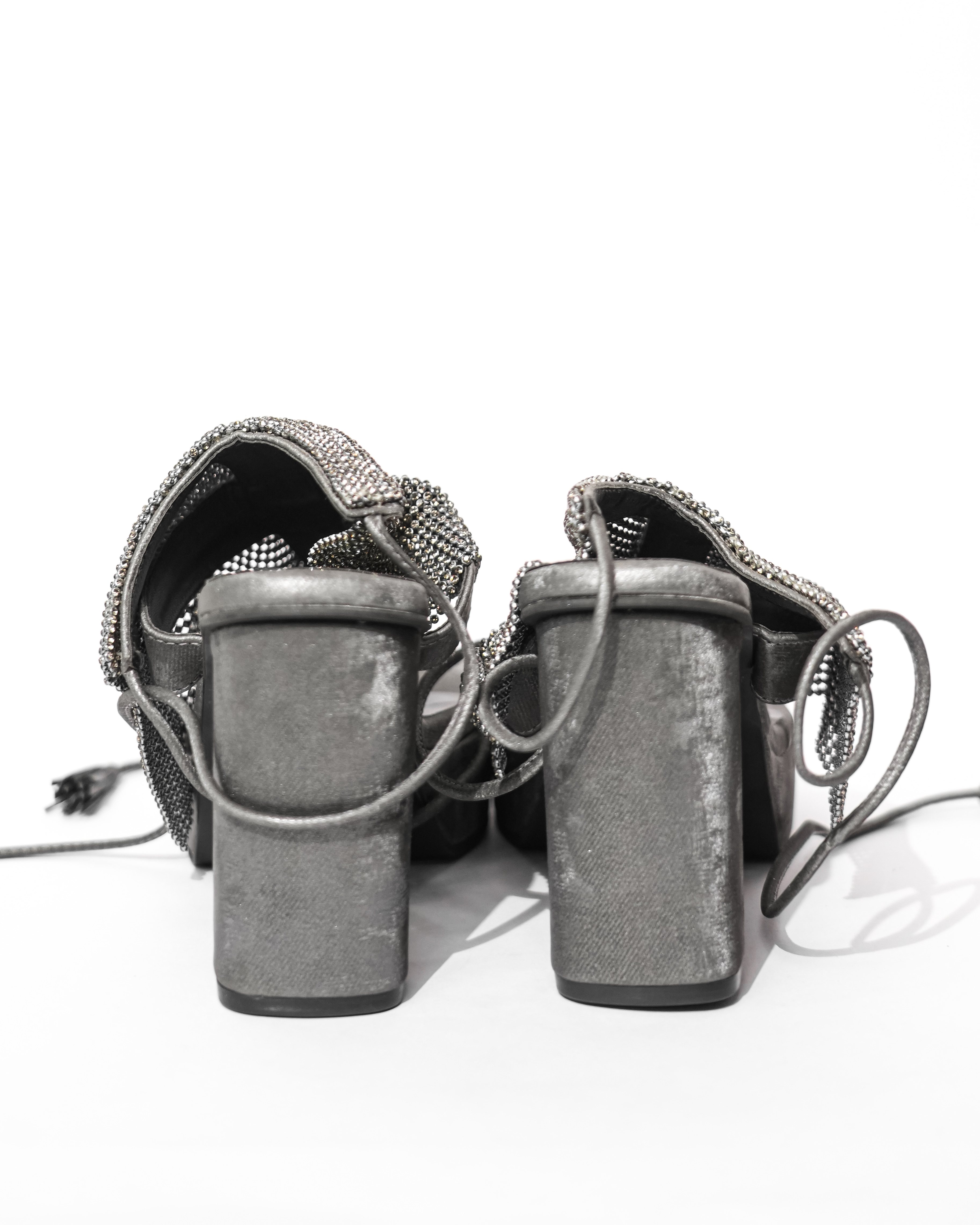 GREY JELLY  ELEVATED