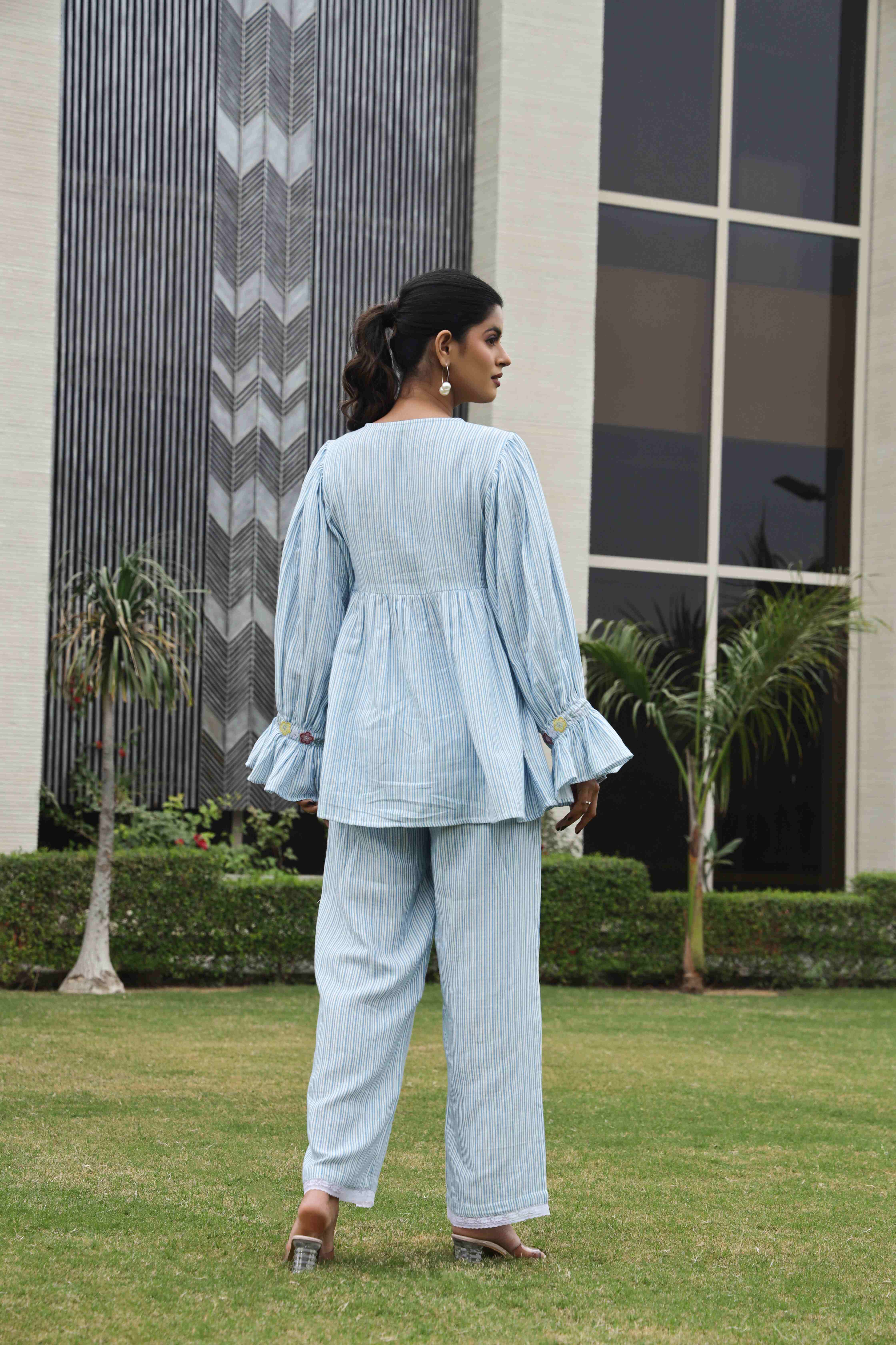 WOMEN'S EMBROIDERED WHITE & BLUE YARN DYED CO-ORD SET