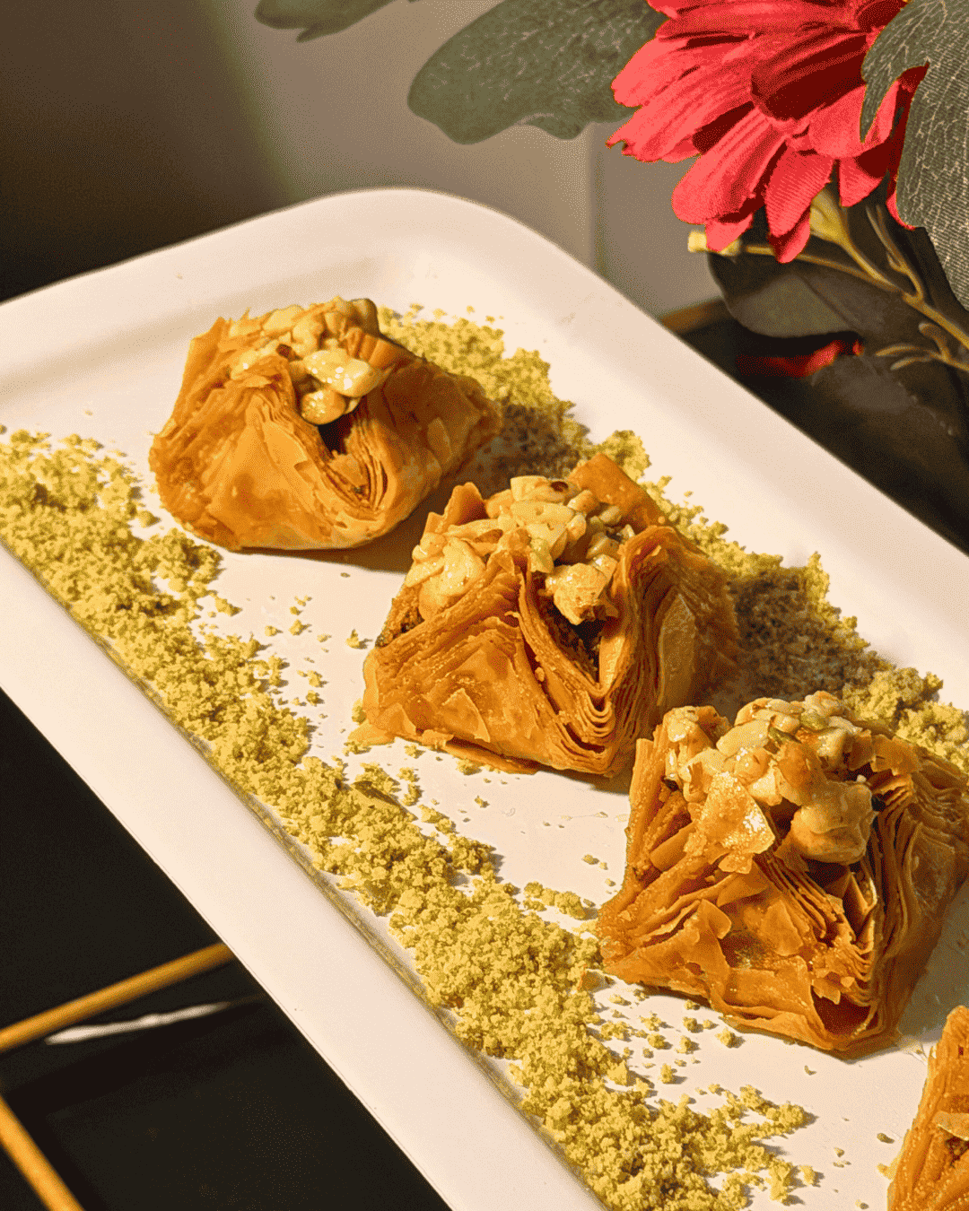 Premium Mix Nut Pyramid Baklava