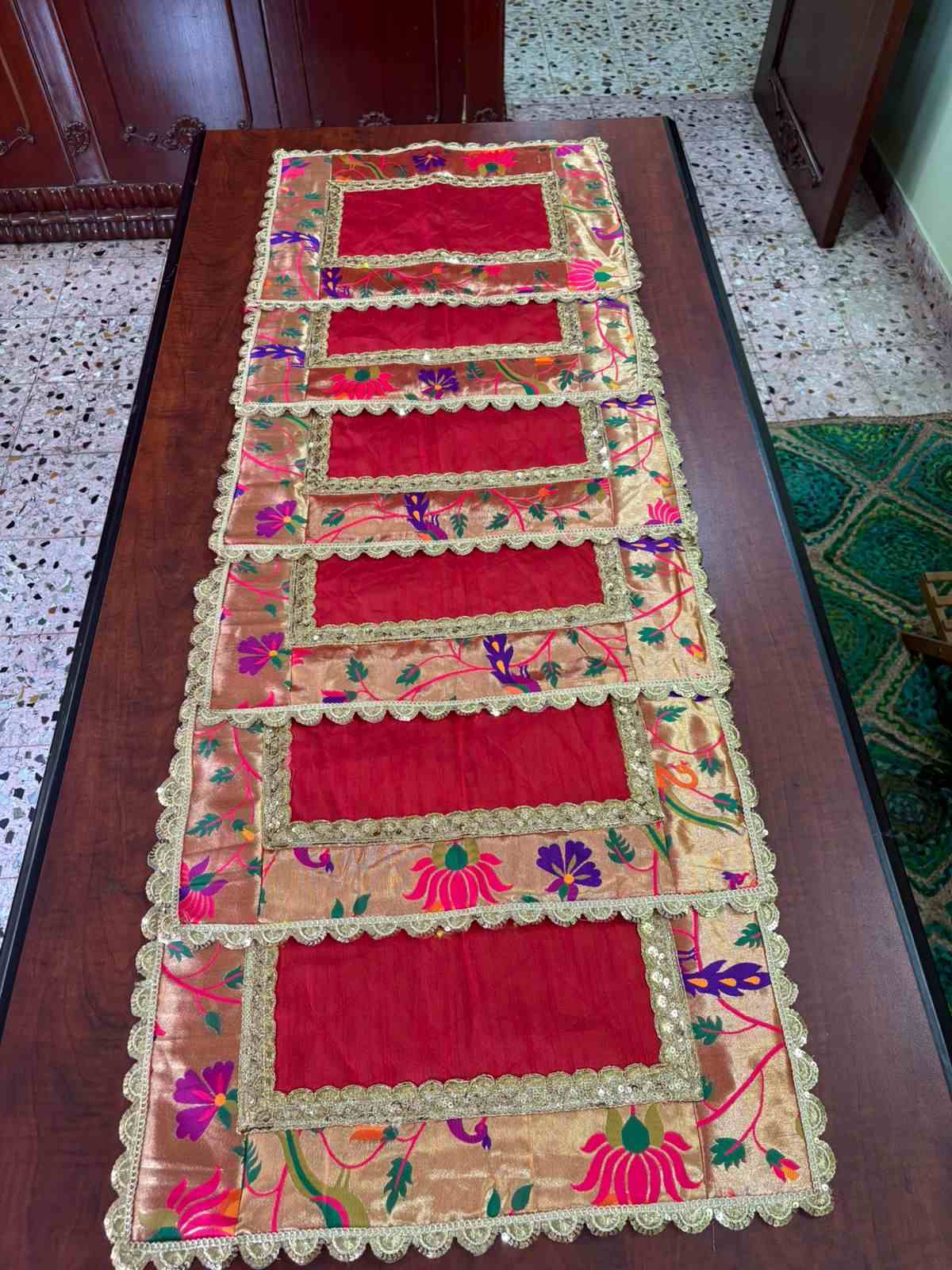 Paithni Dinning set | Silk Dupian With Quilting DiningMat Set