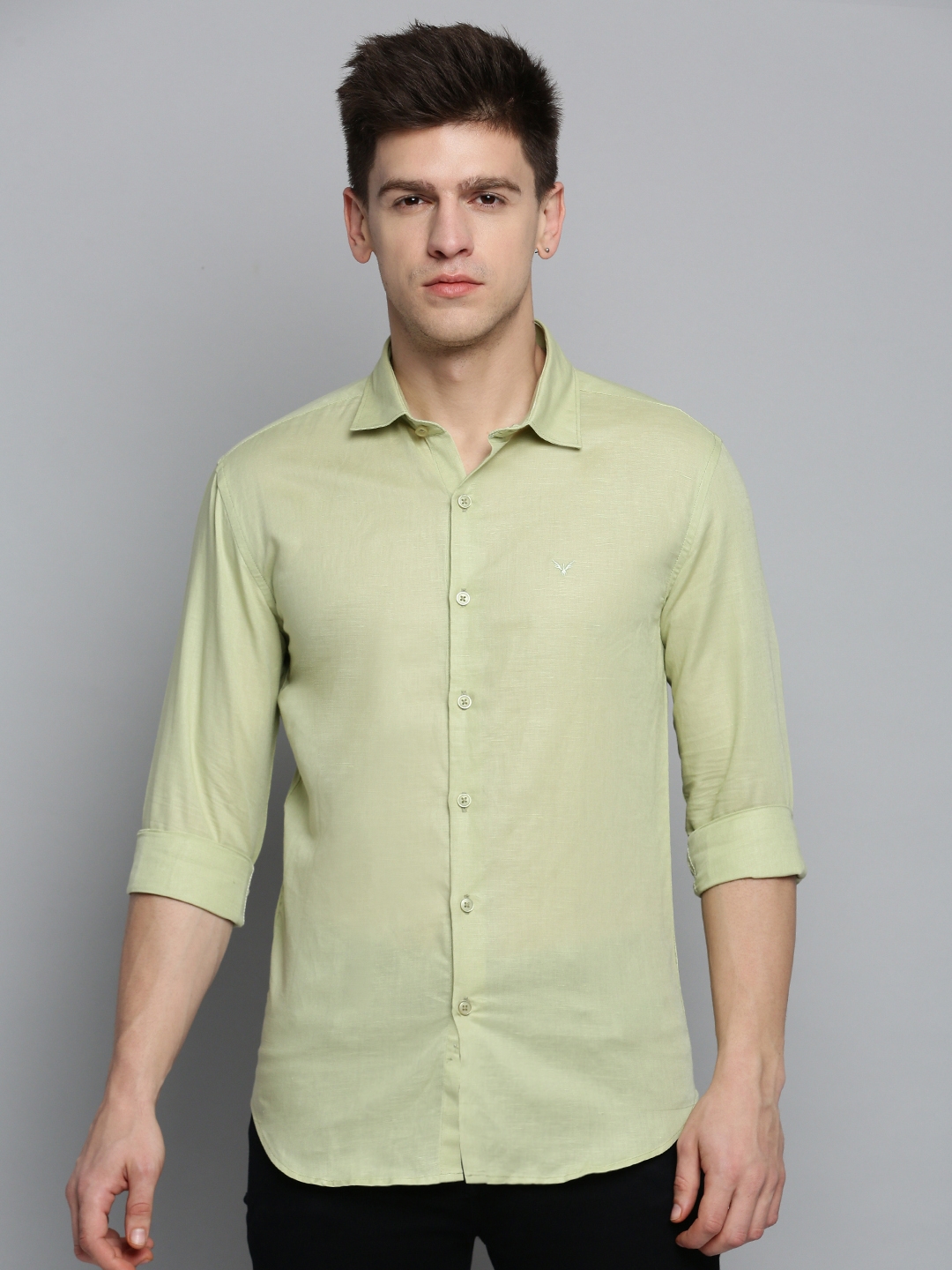 SHOWOFF Men Green Solid Spread Collar Full Sleeves Casual Shirt