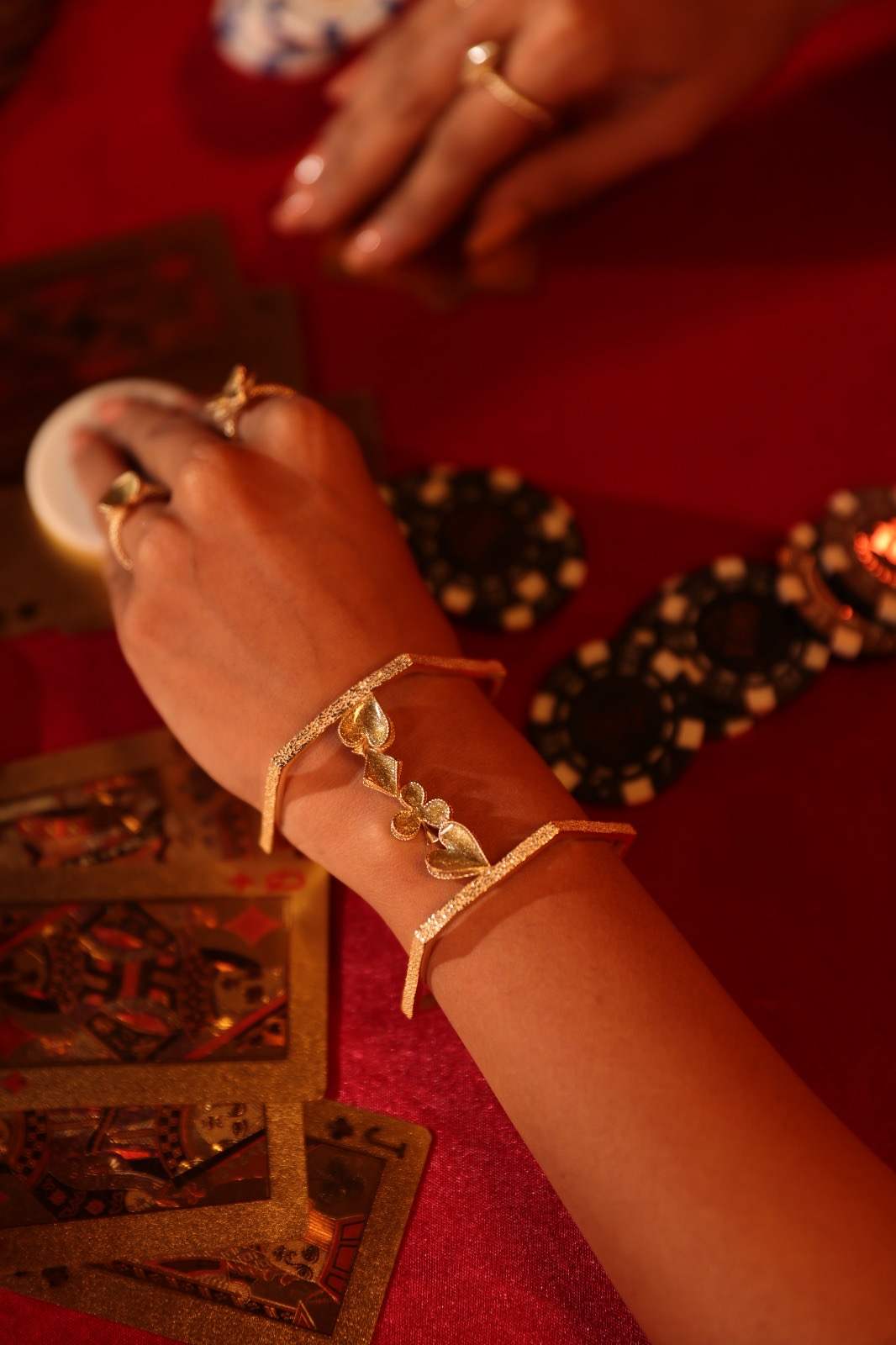 Gold Suits Hand Cuff