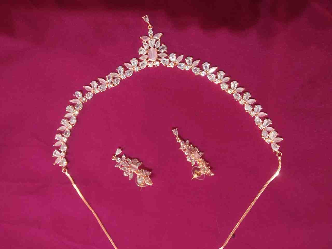 Engagement hot sale necklace gold