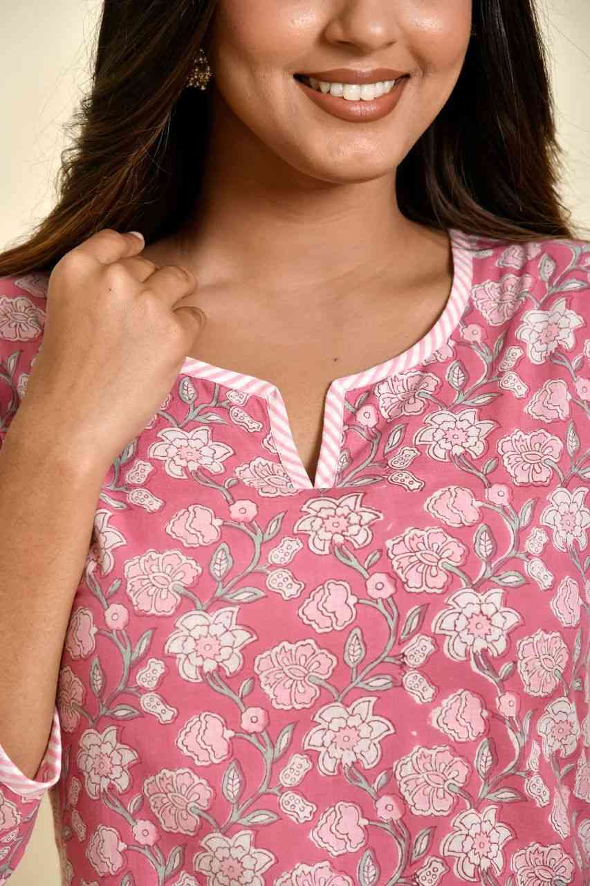 Naksh Onion Pink Floral Print Kurta With Small Butti Printed Pants (Set of 2)