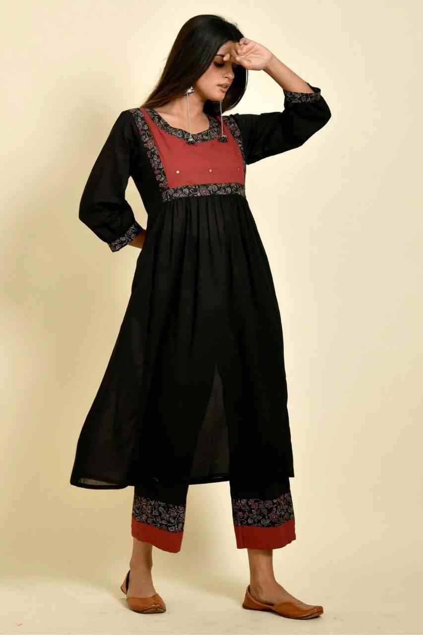 Naksh Black Maroon Solid Mirror Work Gathered Kurta and Pants (Set of 2)