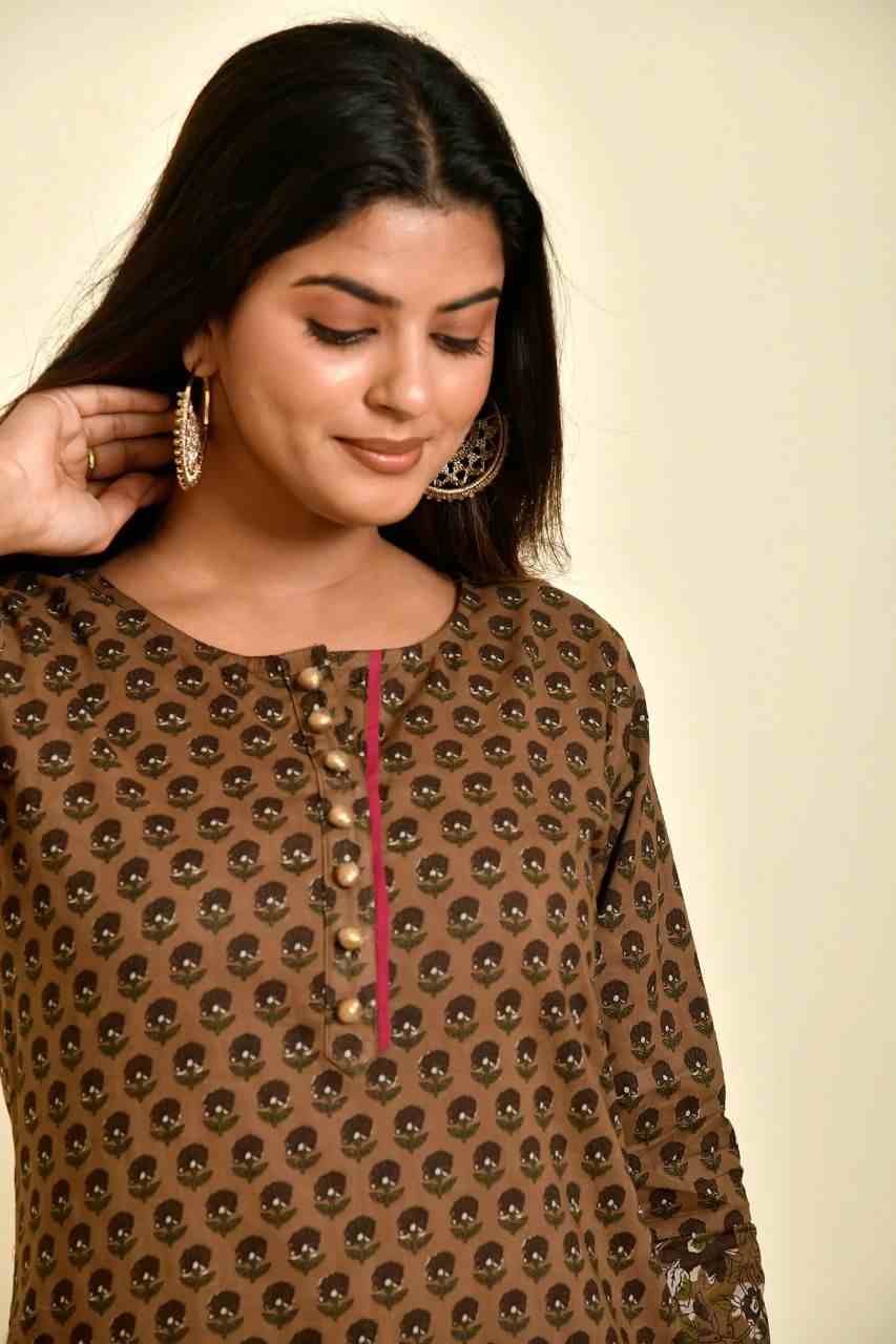 Naksh Brown Buti Printed Kurta And Megenta Pants (Set of 2)
