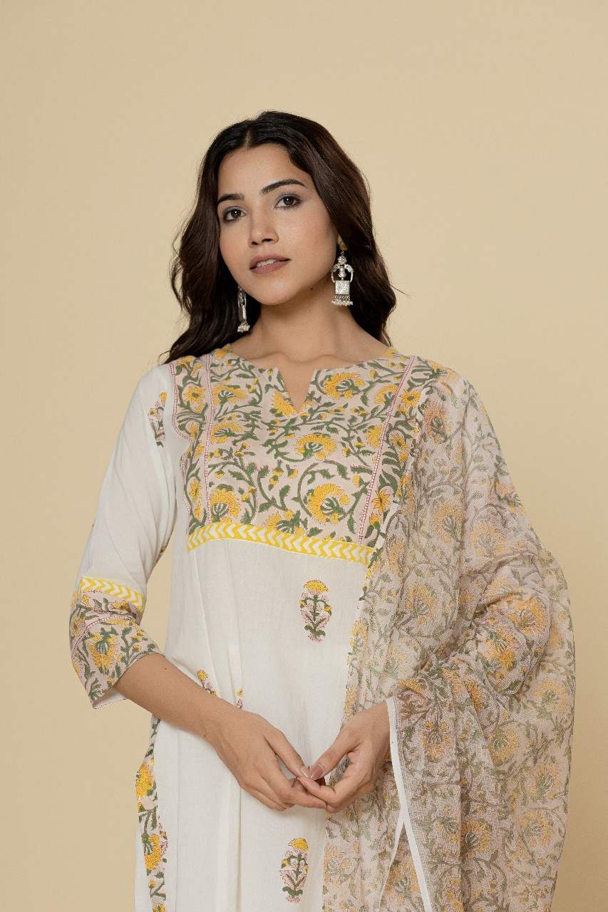 Naksh Off-White Straight Kurta And Dupatta (Set of 2)