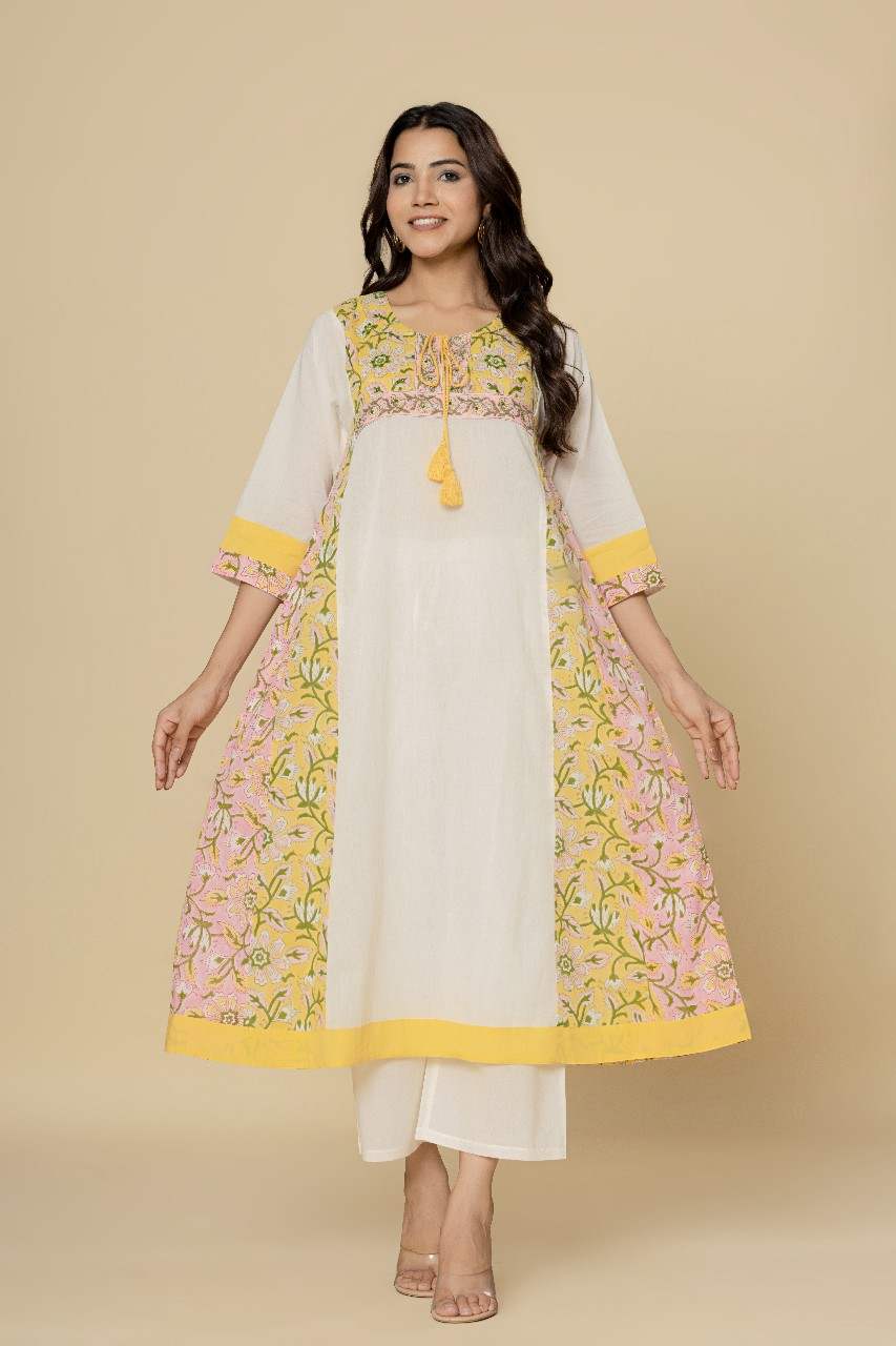 Naksh White A-Line Kurta With Printed Side Kalis