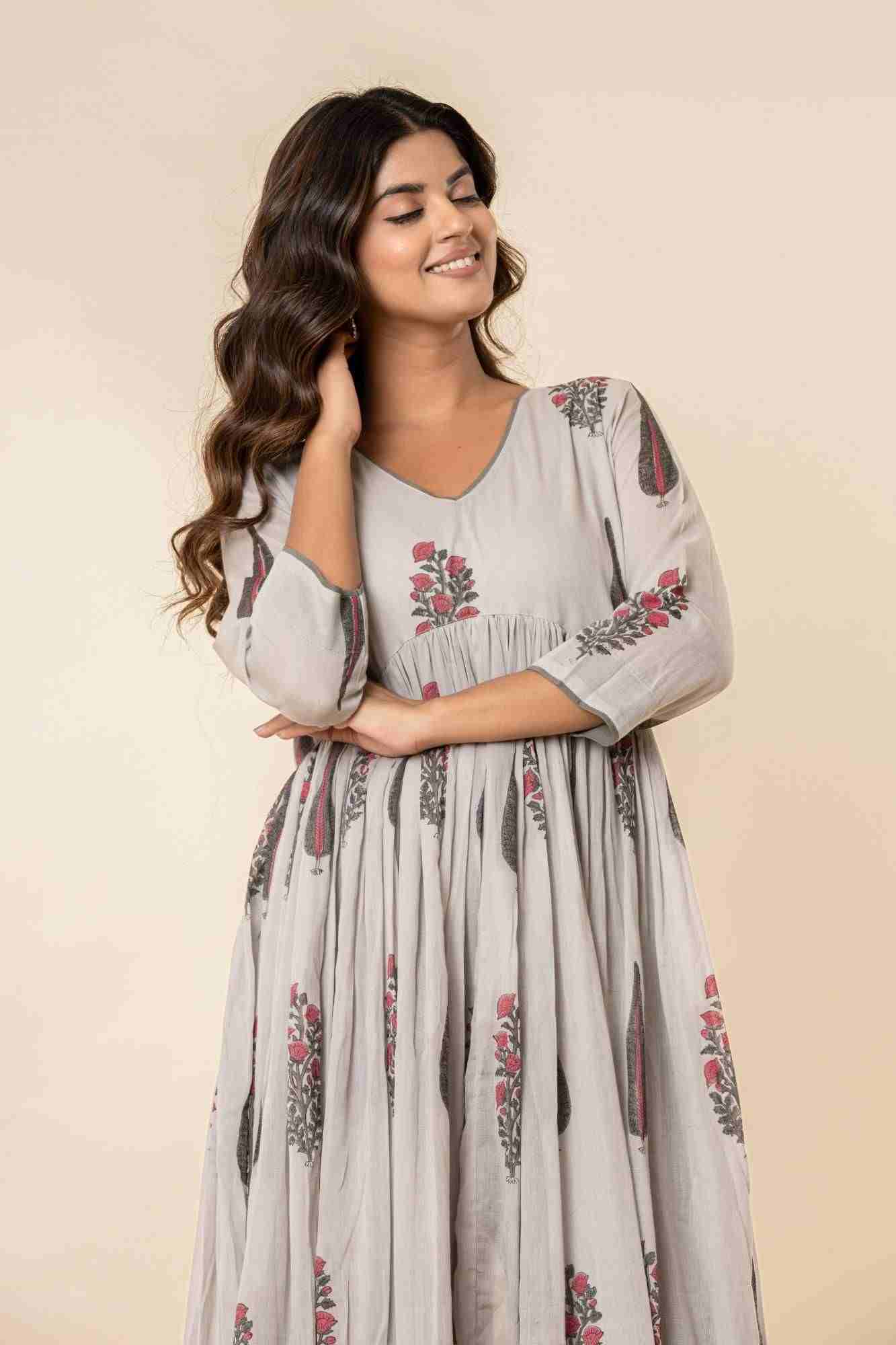 Naksh Light Grey Mulmul Gathered Kurta Pants Set