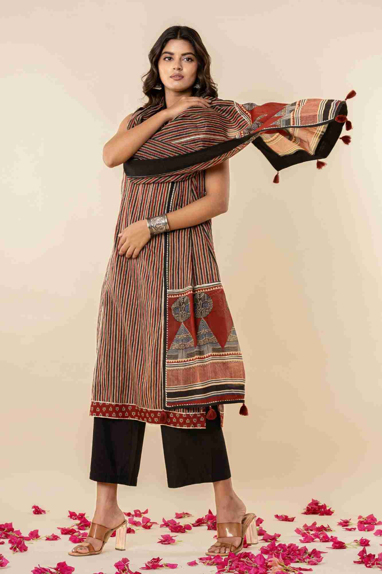Striped Cotton Sleeveless Kurta Pants with Dupatta