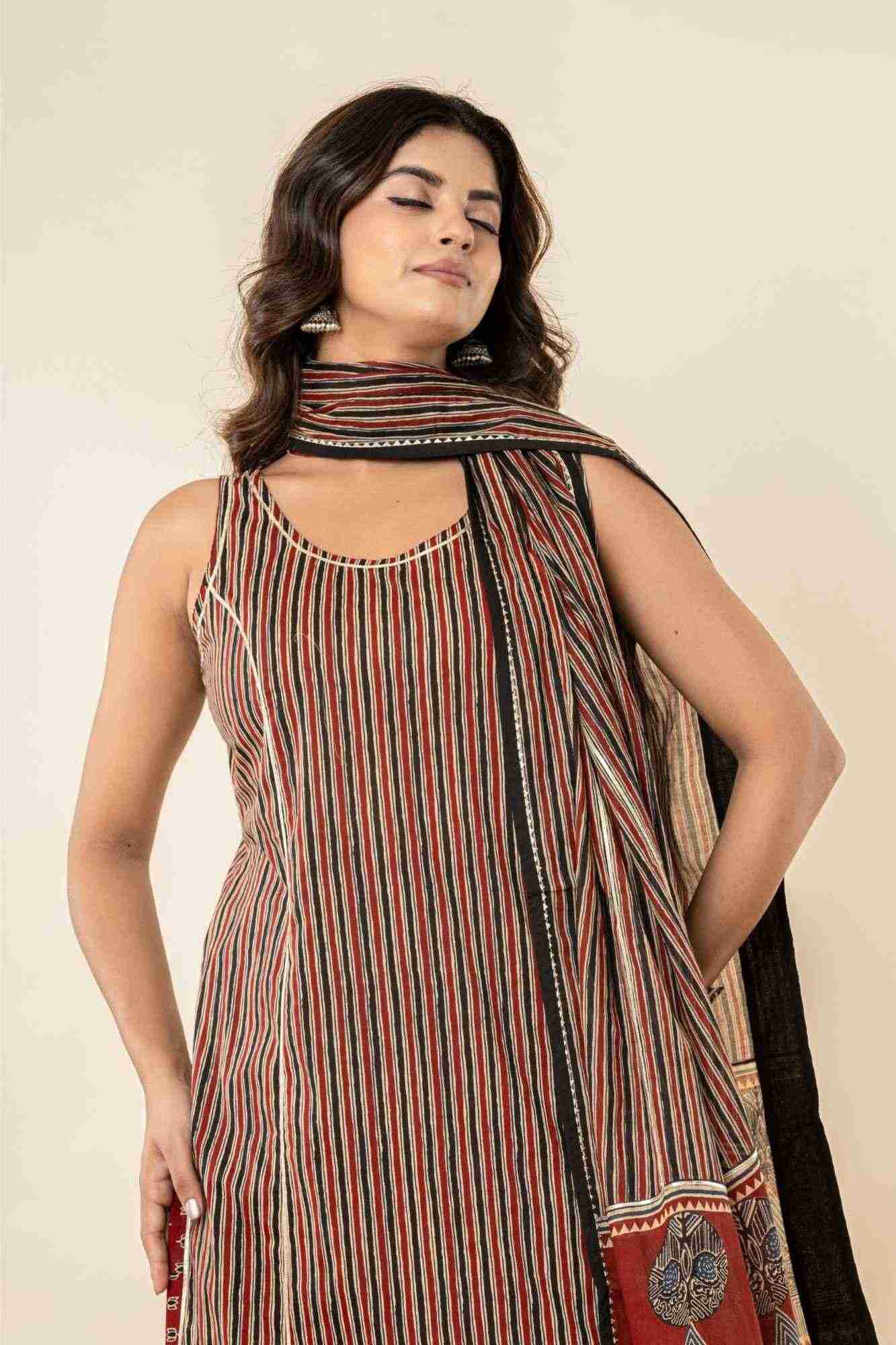 Striped Cotton Sleeveless Kurta Pants with Dupatta