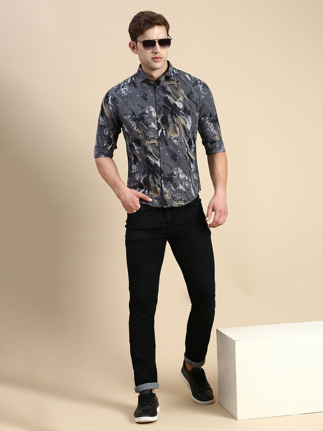 Showoff | SHOWOFF Men's Spread Collar Grey Slim Fit Printed Shirt 4