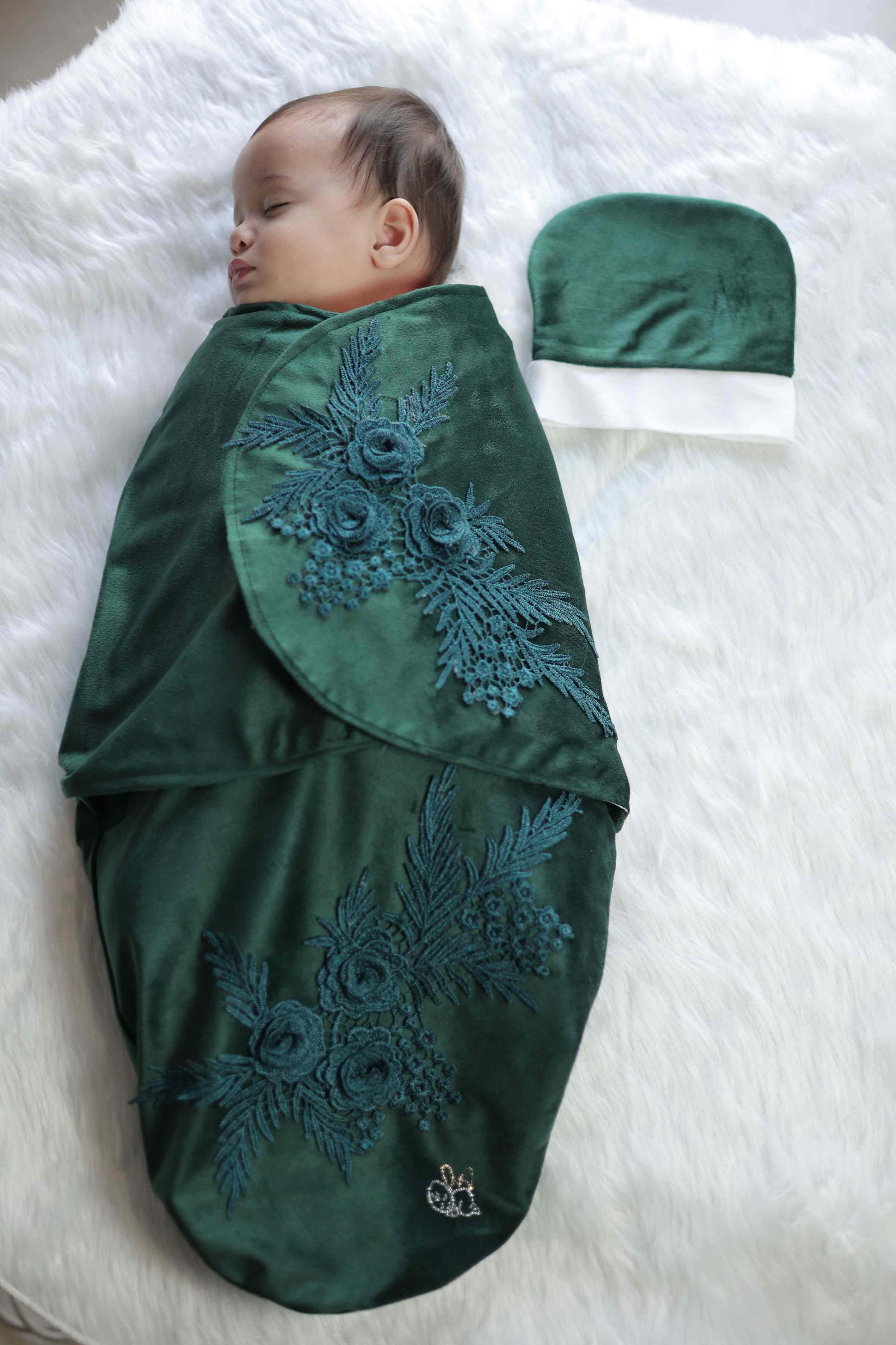 WINTER BLOOM VELOUR SWADDLE SET