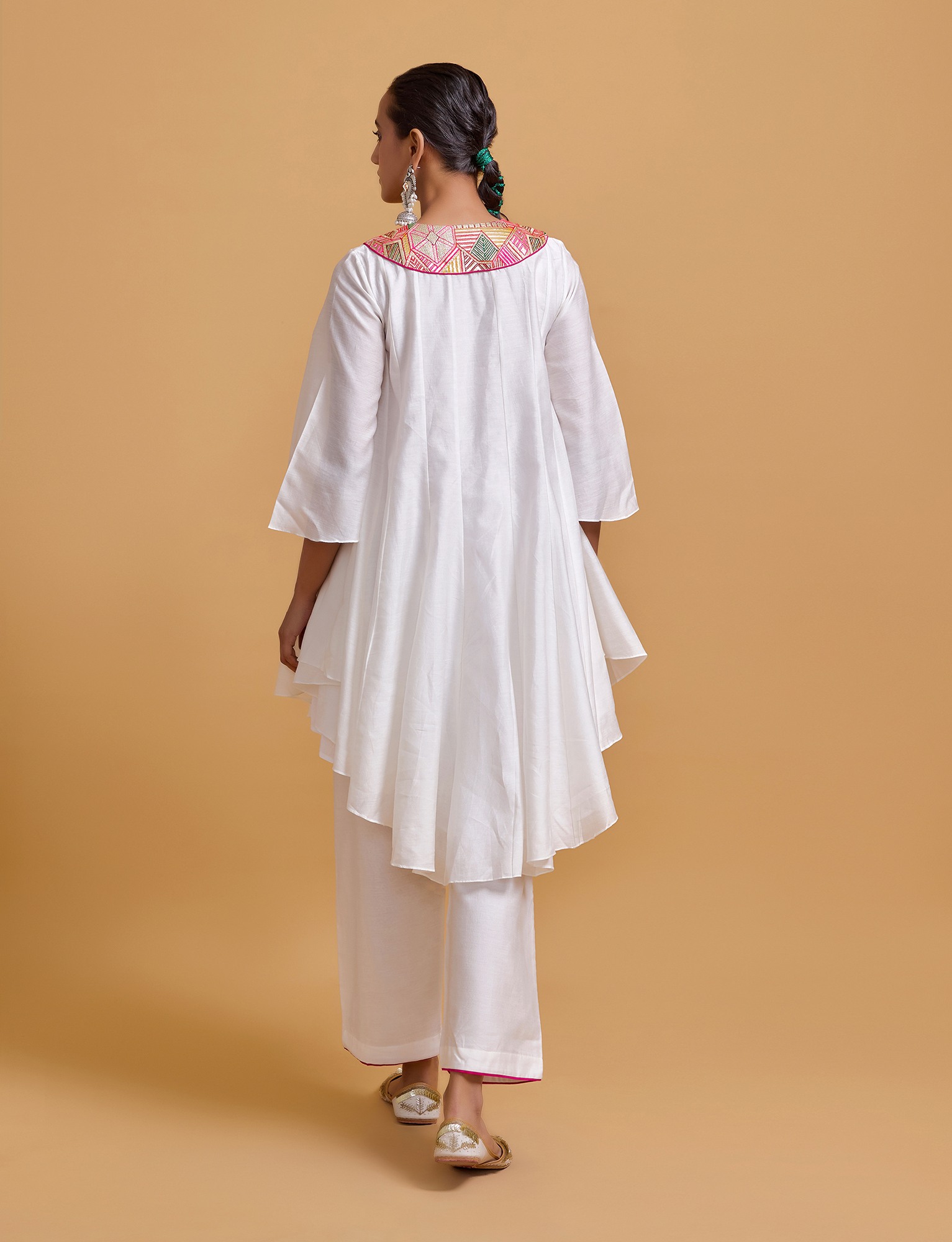 Mithai Offwhite Step Yoke Kurta Set