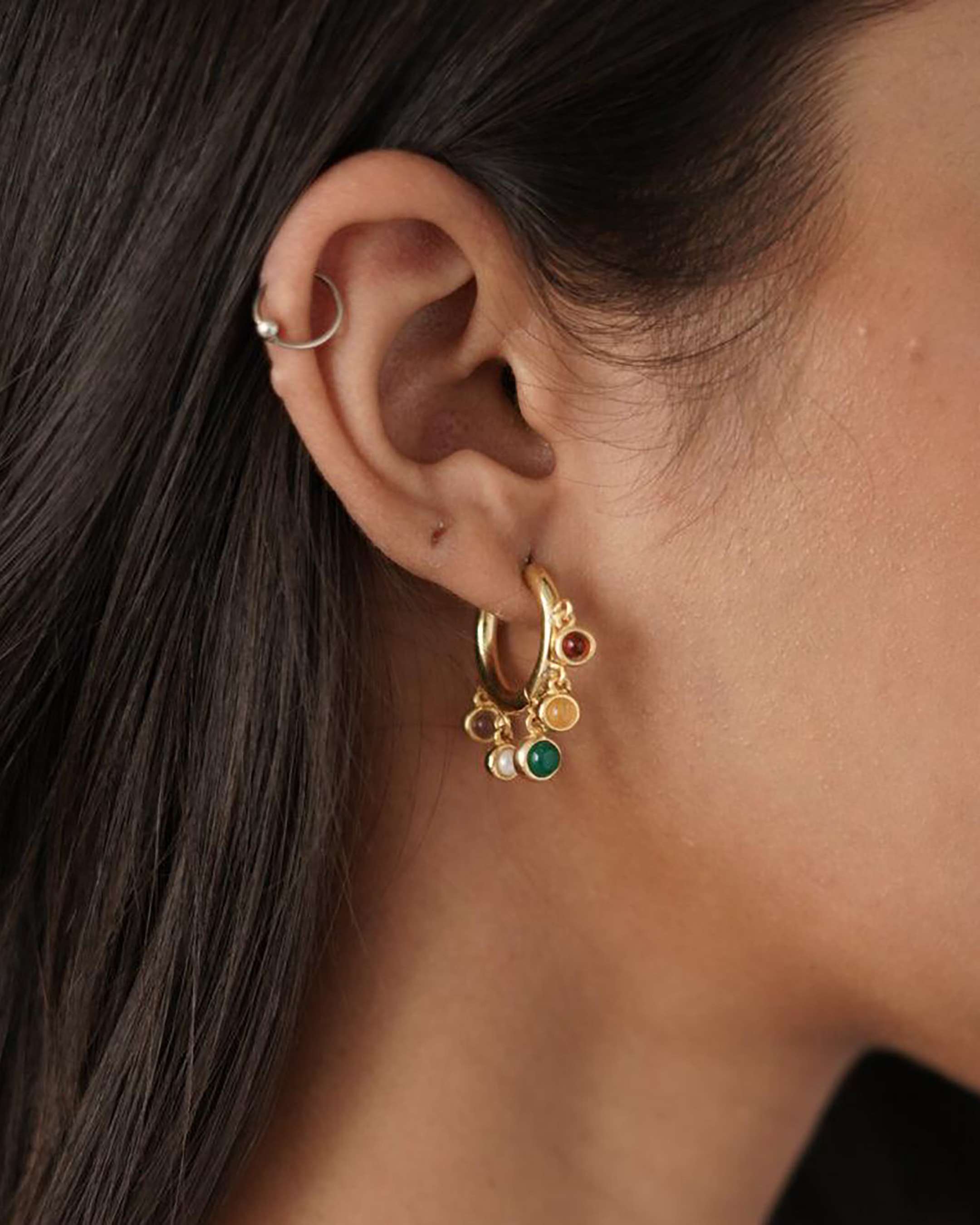 Vivi Navrattan Hoops