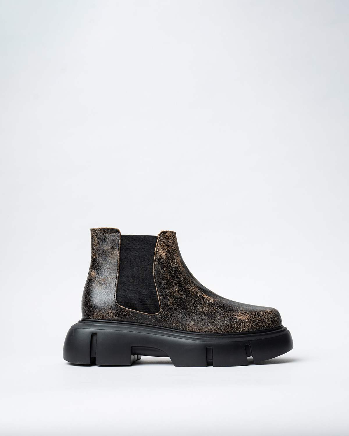 Derby Shoes With a Rounded Toe and Chunky Sole