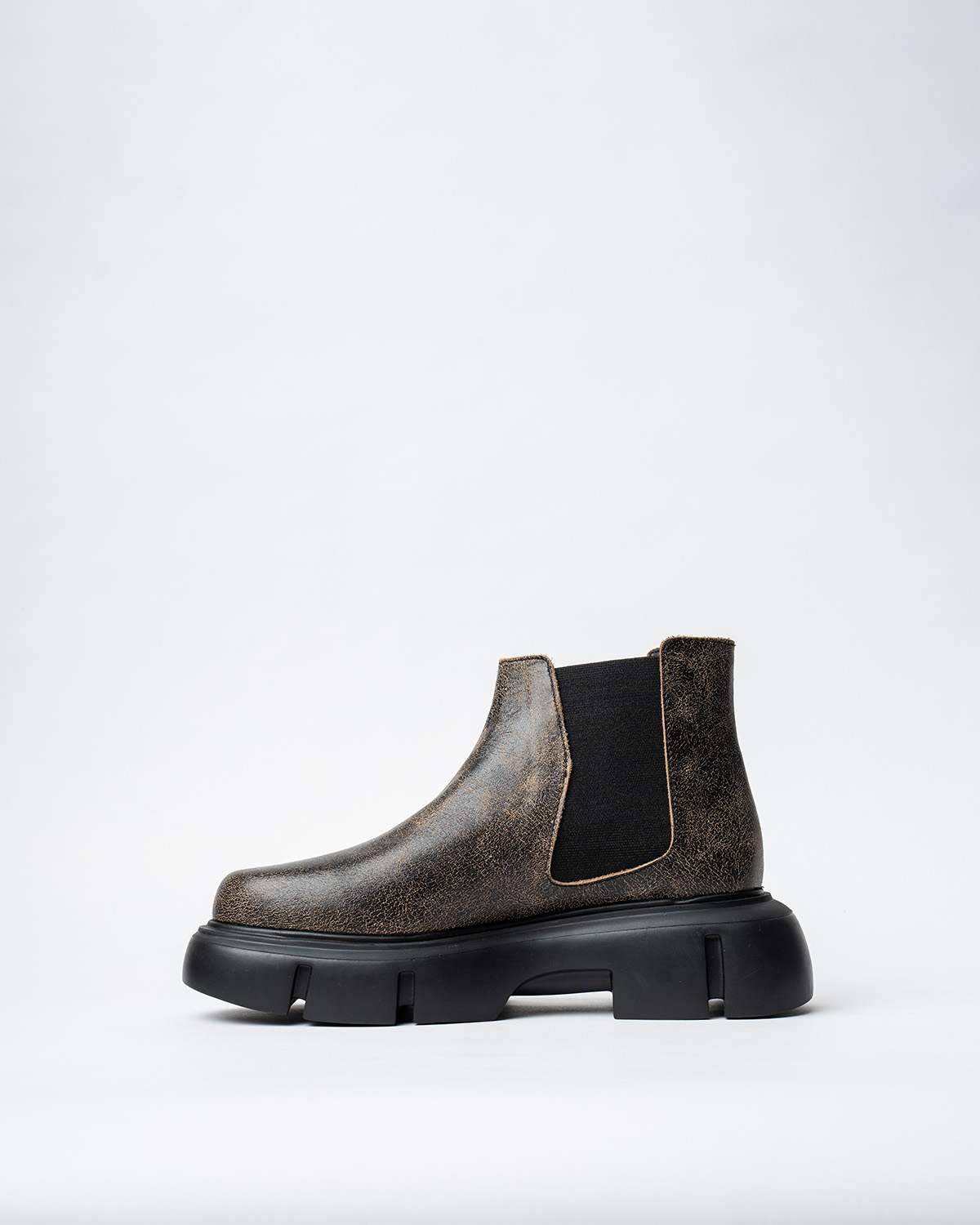 Derby Shoes With a Rounded Toe and Chunky Sole