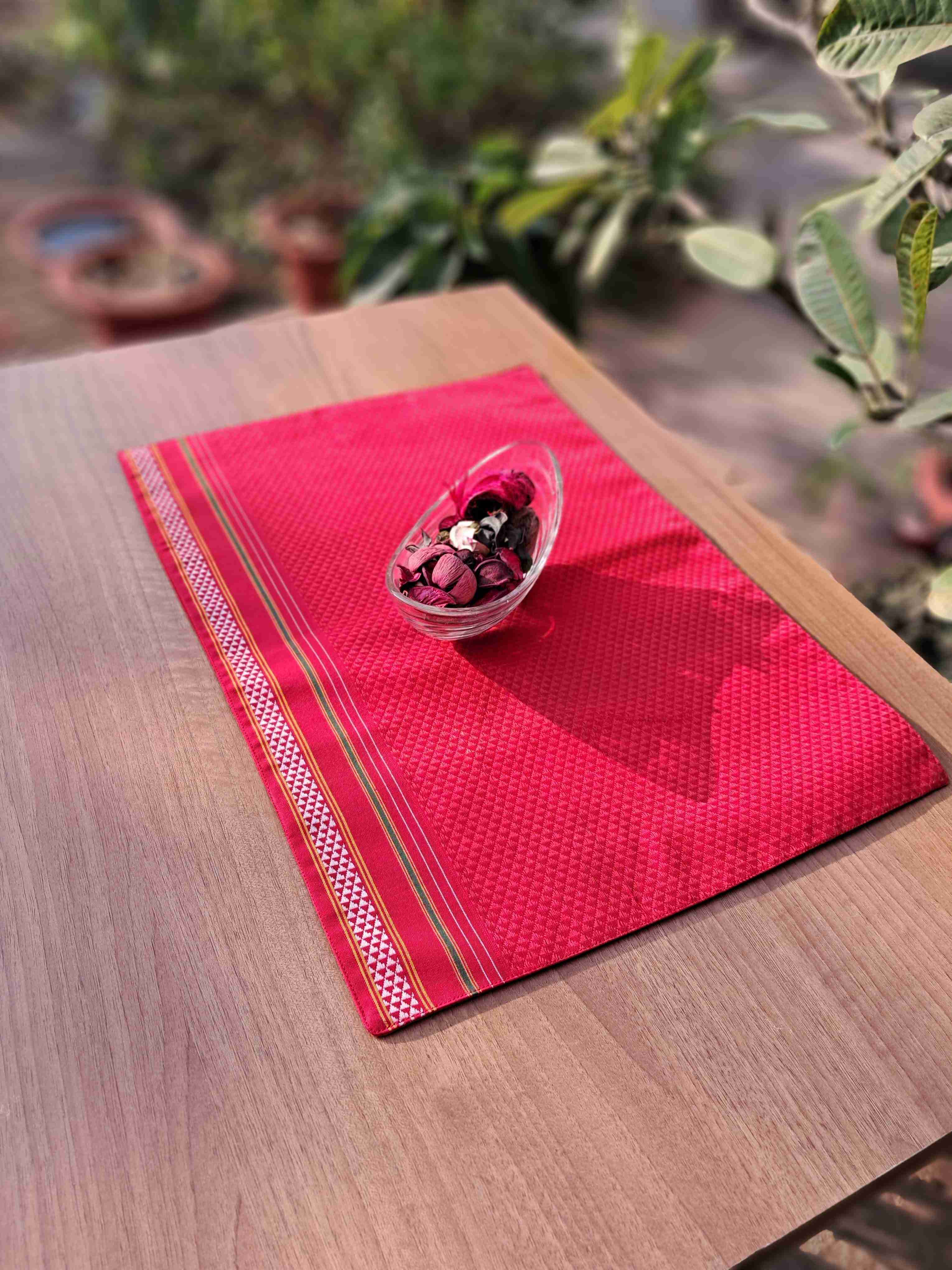 Khun Table Mat