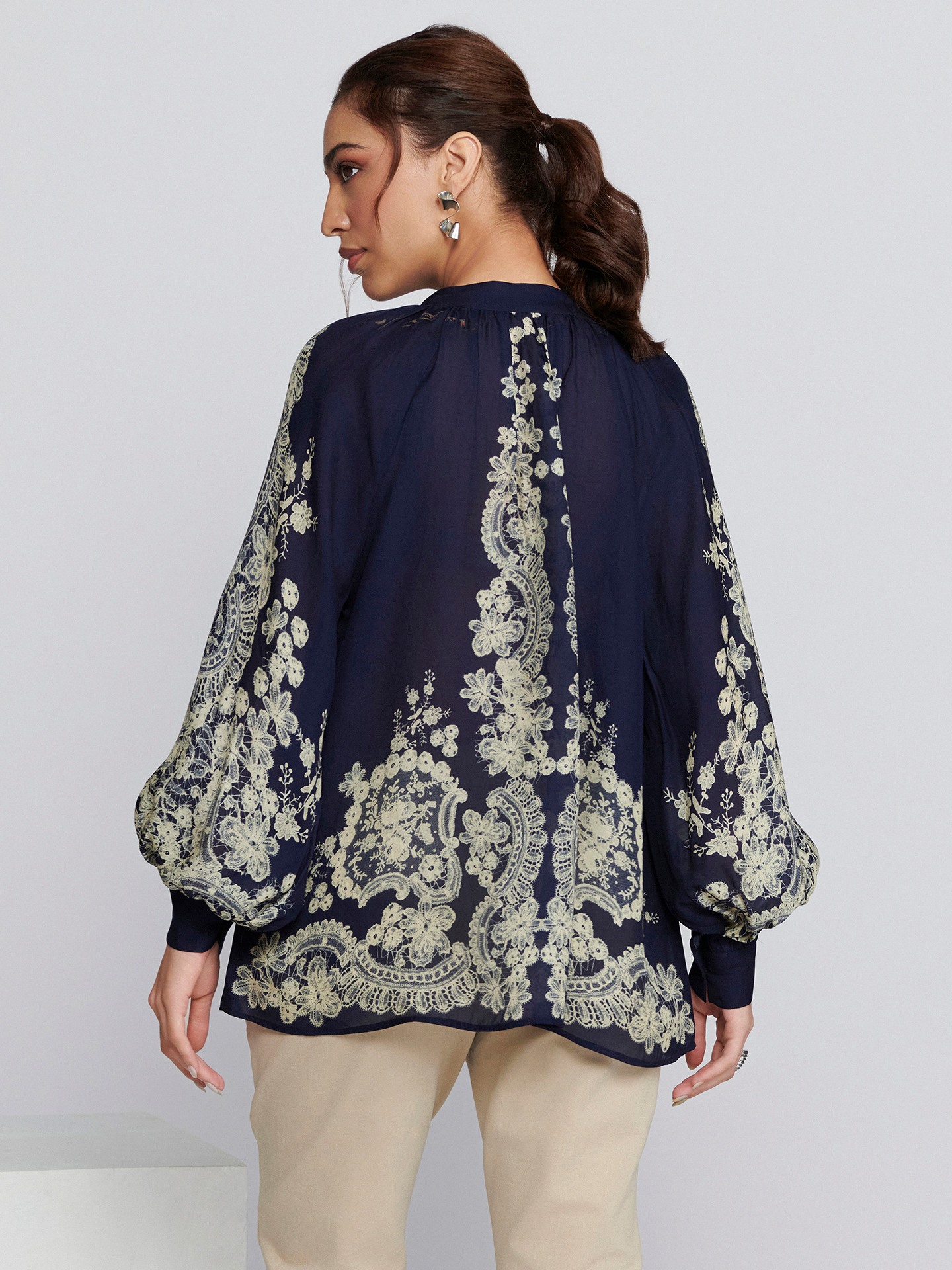NAVY CHANTILLY TOP