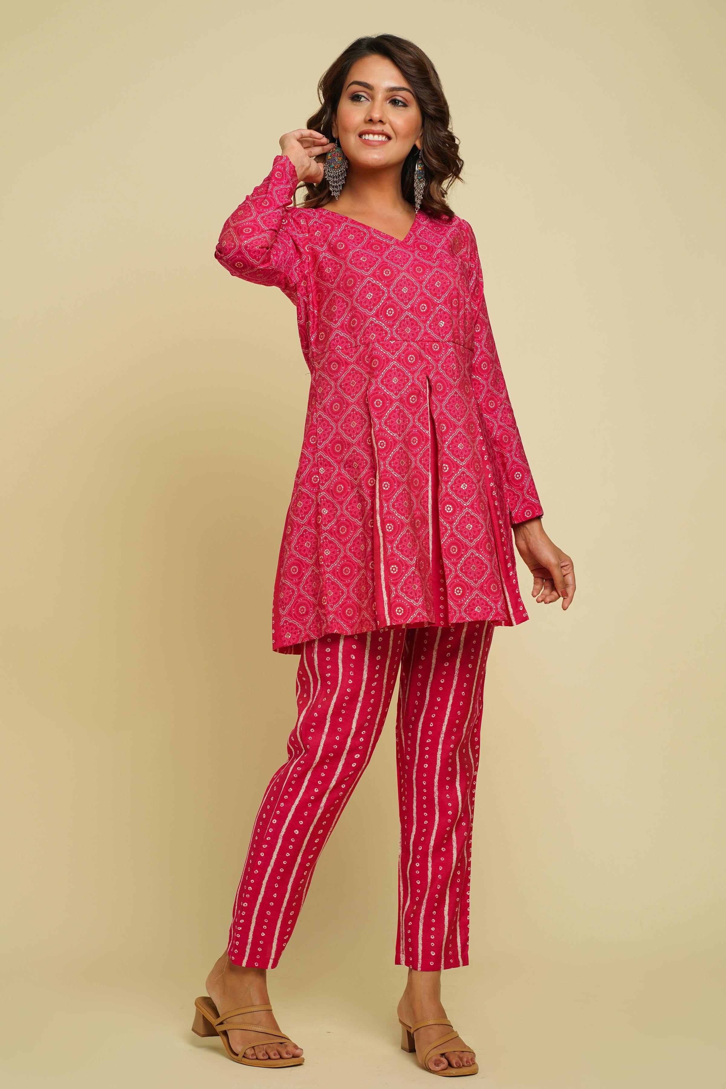 BEAUTIFUL FUSCHIA PRINTED V-NECK DESIGN CO-ORD SET