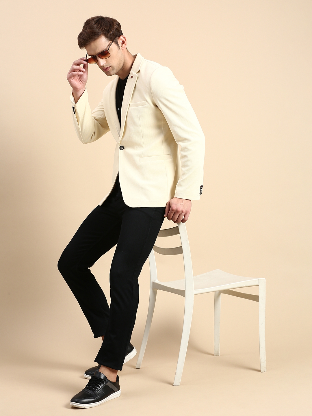Showoff | SHOWOFF Men's Single Breasted Cream Solid Slim Fit Blazer 4