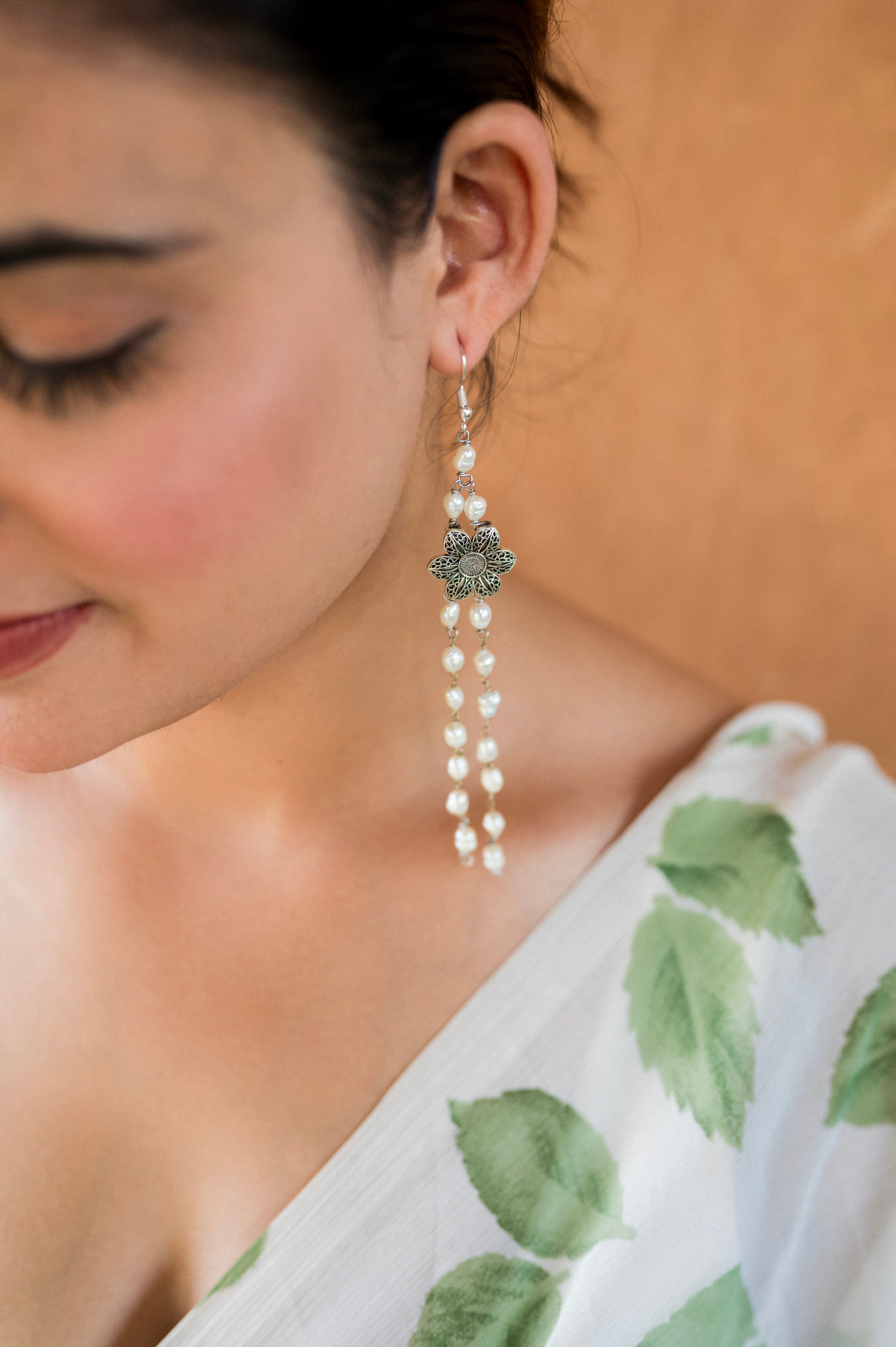 Pearl Metal Flower Earring