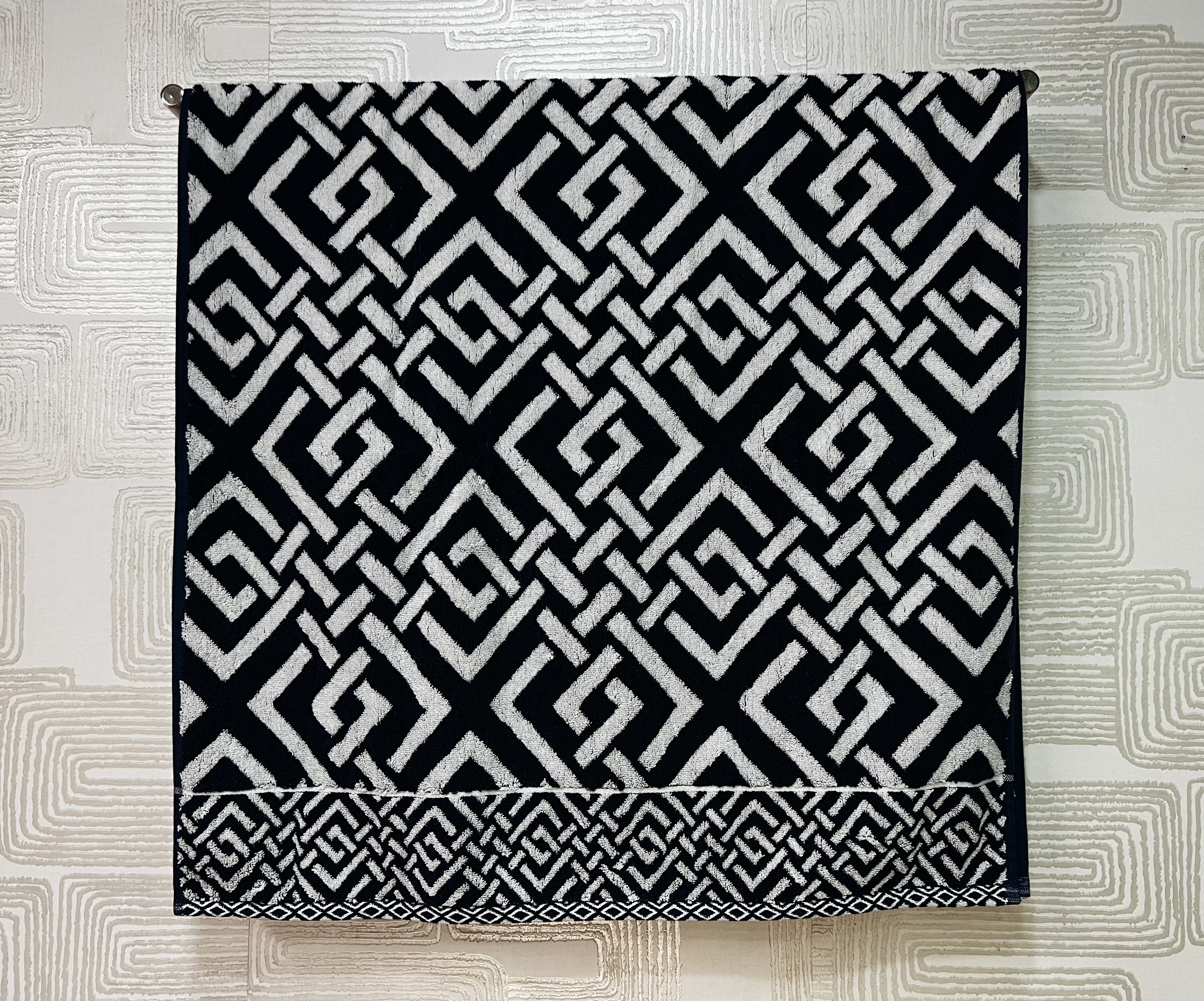 Boria Bistar | Super Soft Cotton ,Twisted Yarn, Reversible Bath Towel , 4 Piece Towel Set, 600 GSM