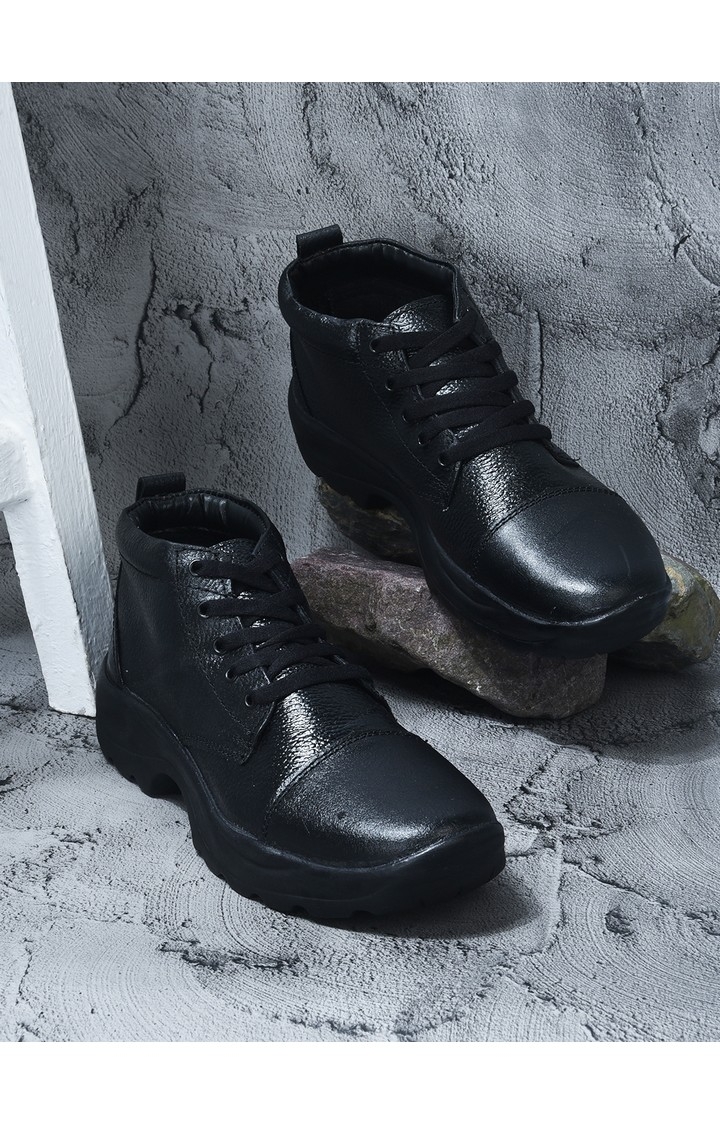 Men's Black Lace-Up Closed Toe Boots