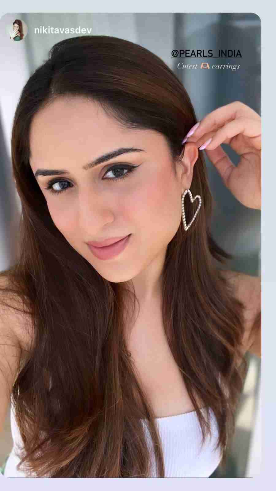 Silver sweetheart earrings big